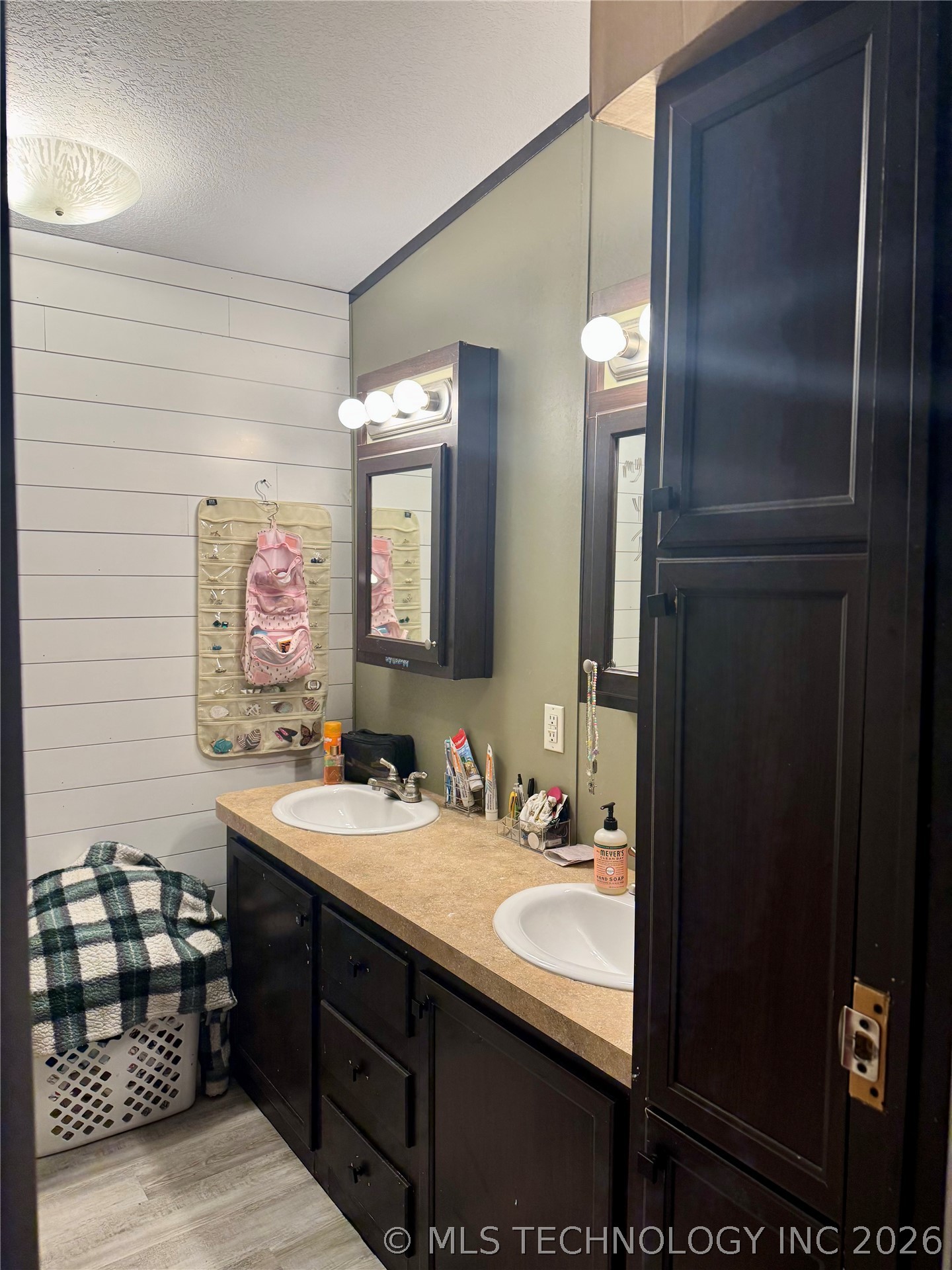 509 N Willis Property Photo 13