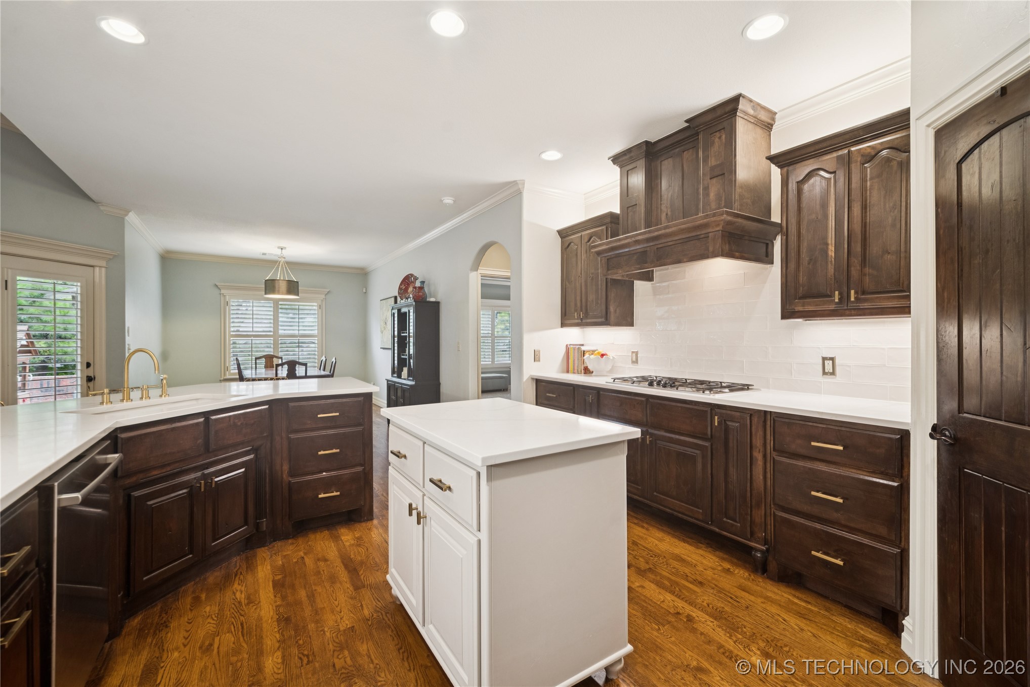 10926 S 77th Avenue E Property Photo 8