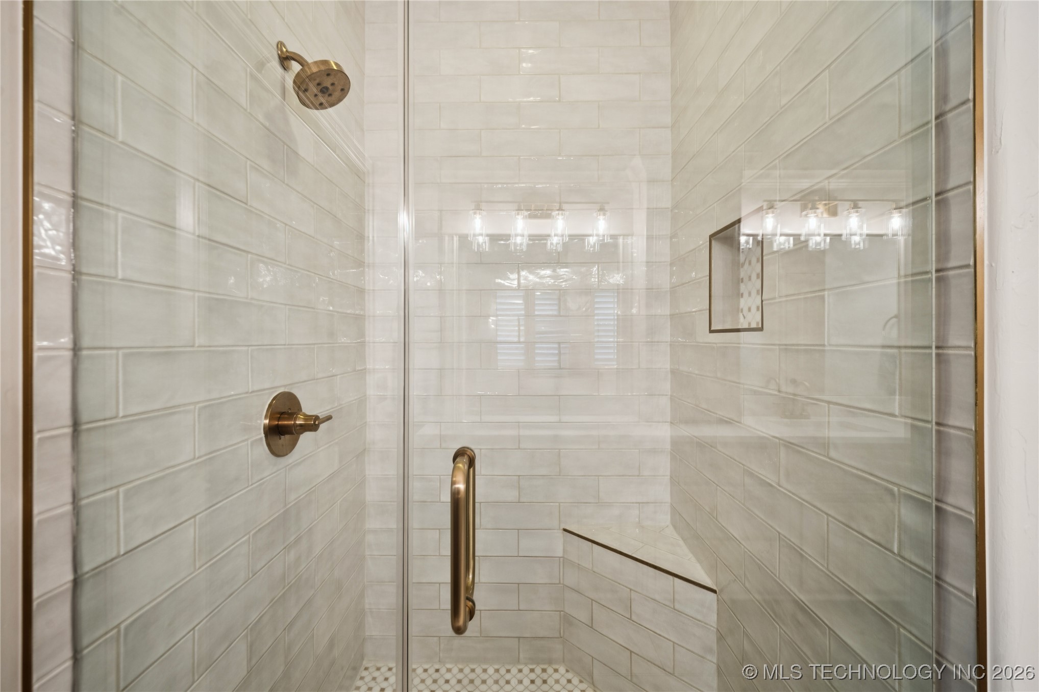 10926 S 77th Avenue E Property Photo 16