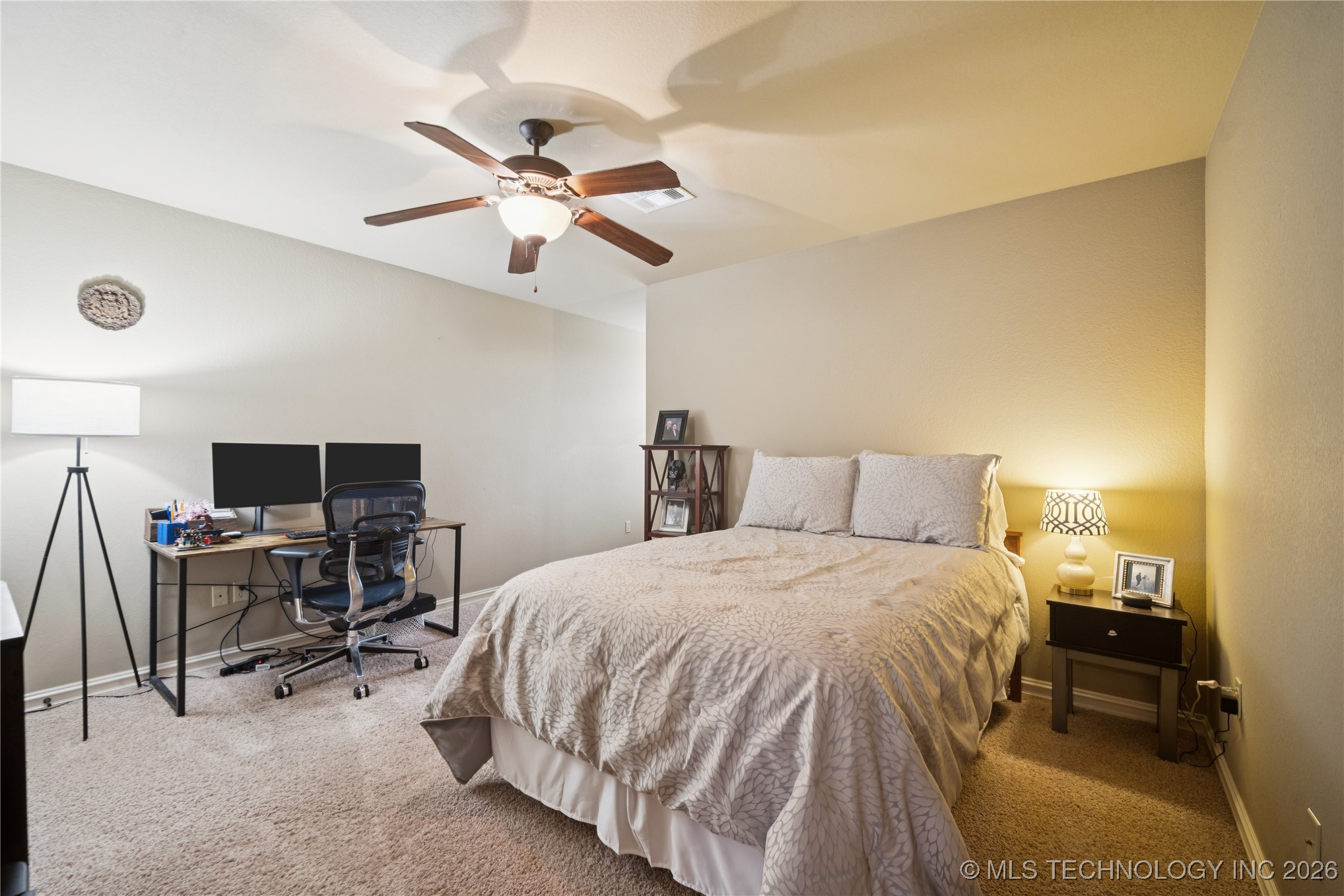 10926 S 77th Avenue E Property Photo 28