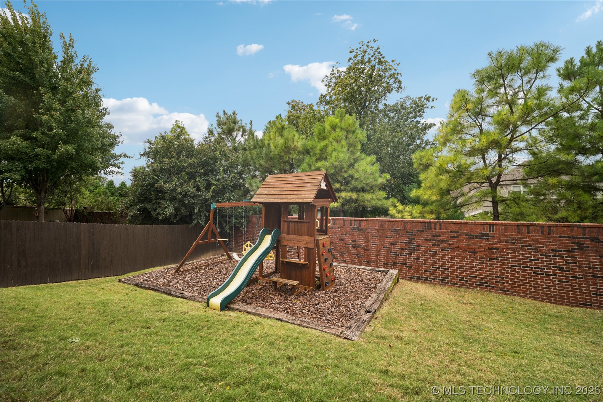 10926 S 77th Avenue E Property Photo 33