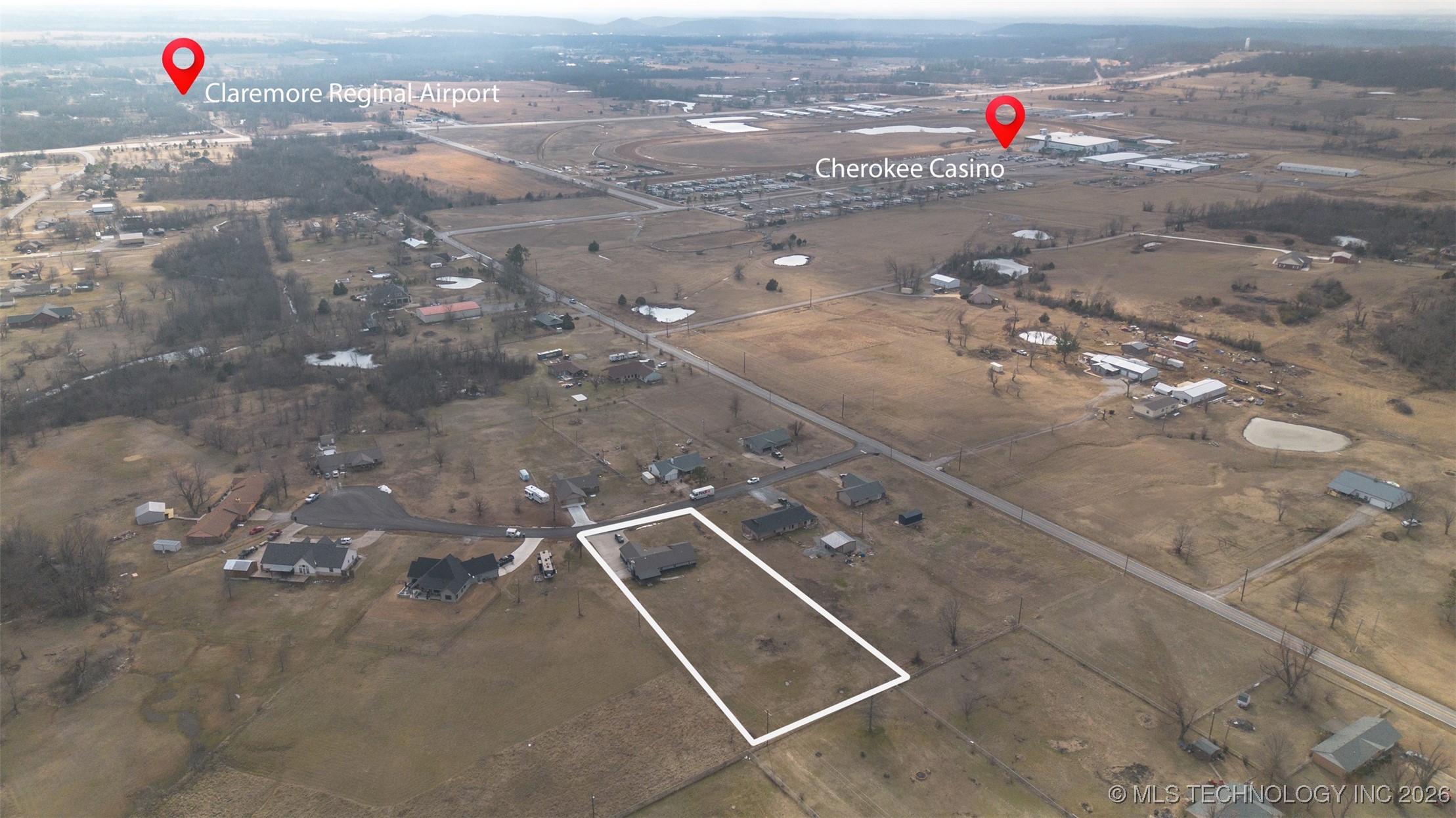 17065 Honeysuckle Lane Property Photo 5