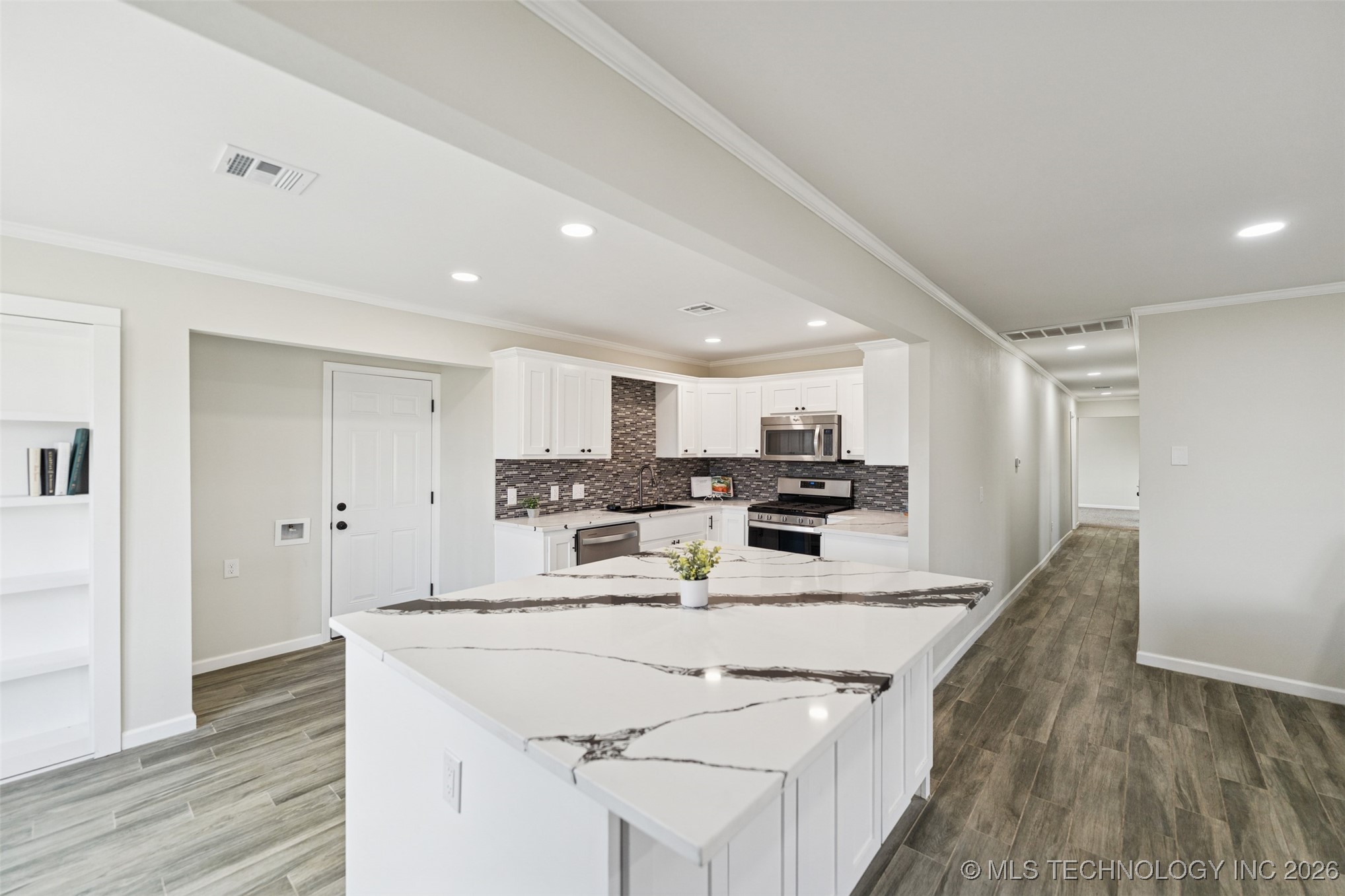 17065 Honeysuckle Lane Property Photo 14