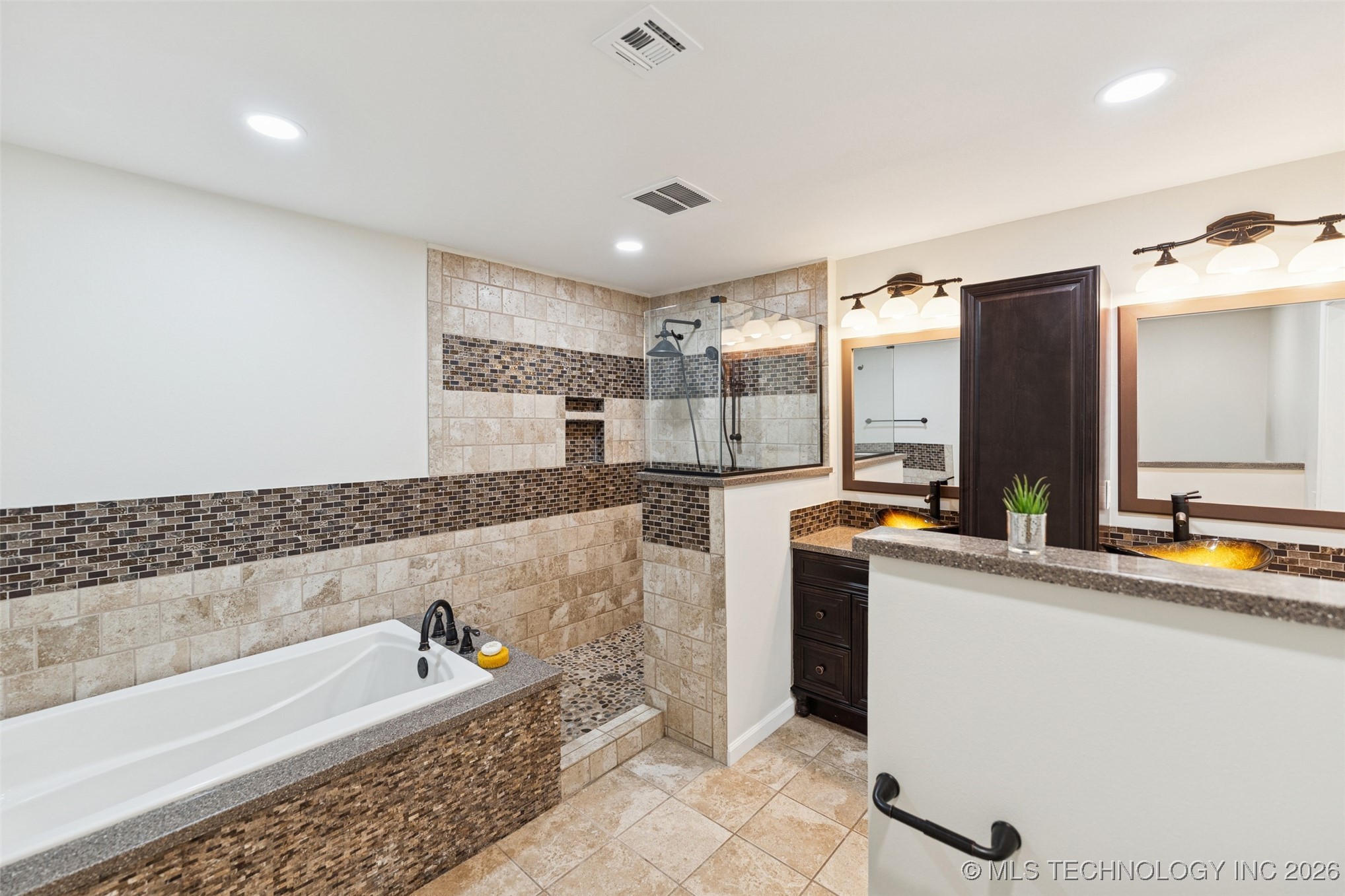 17065 Honeysuckle Lane Property Photo 25