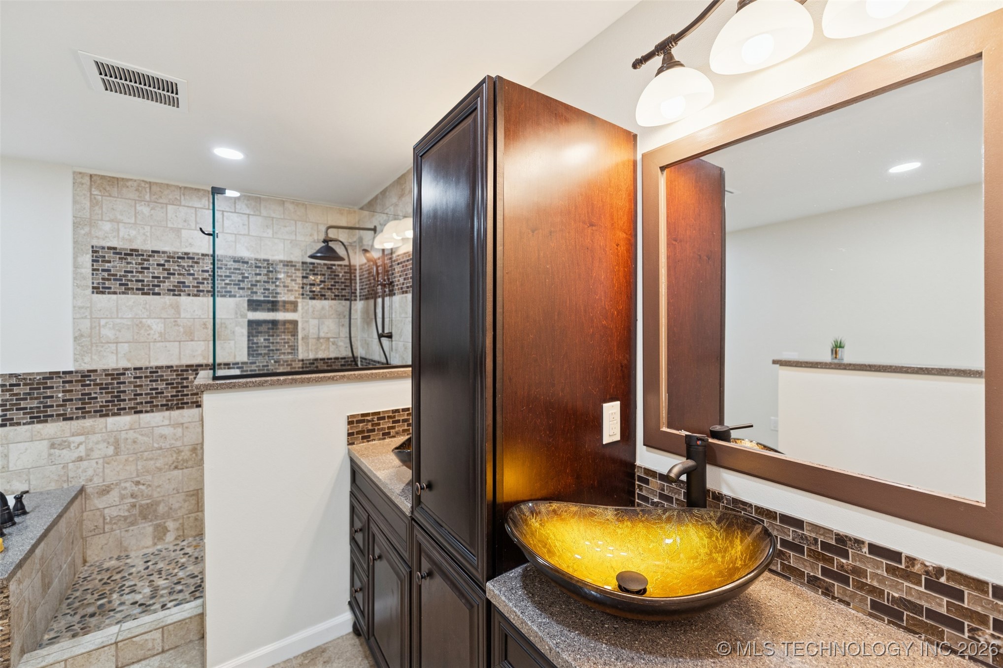 17065 Honeysuckle Lane Property Photo 28