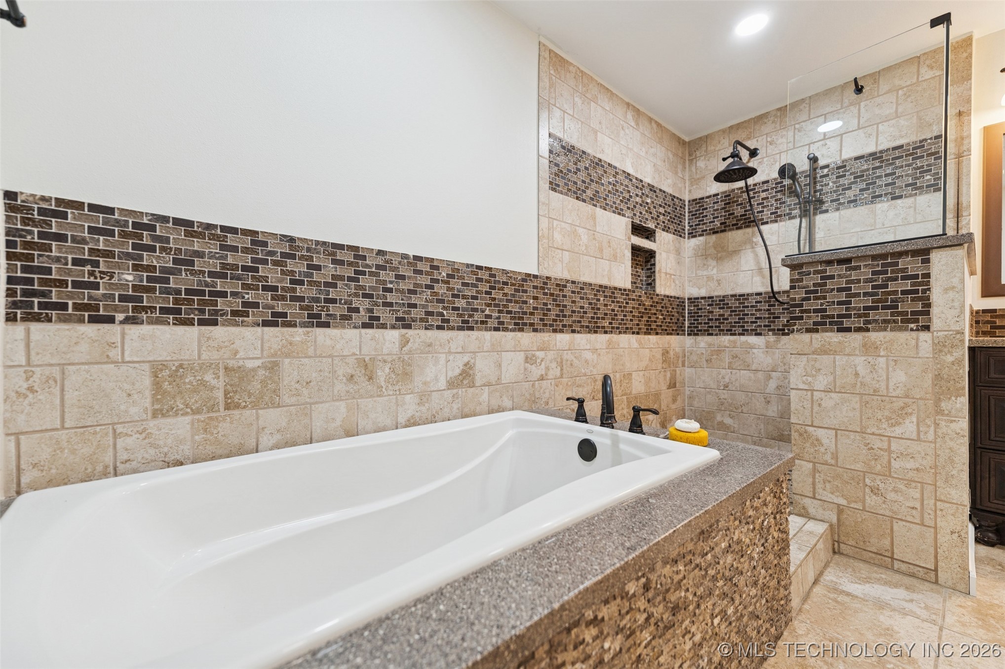 17065 Honeysuckle Lane Property Photo 30