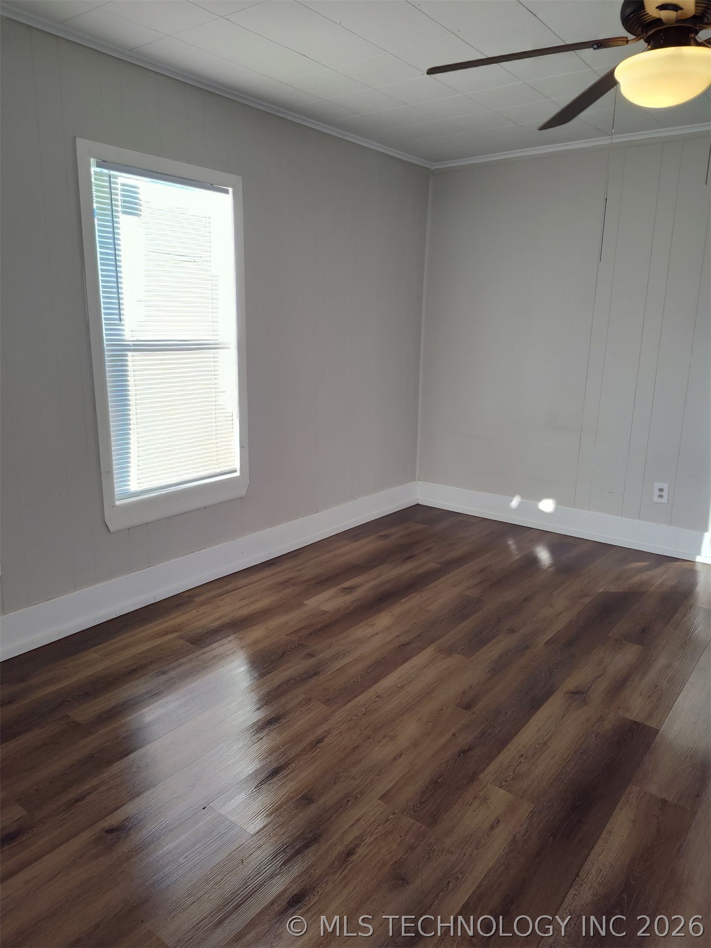 610 E 9th Street Property Photo 2