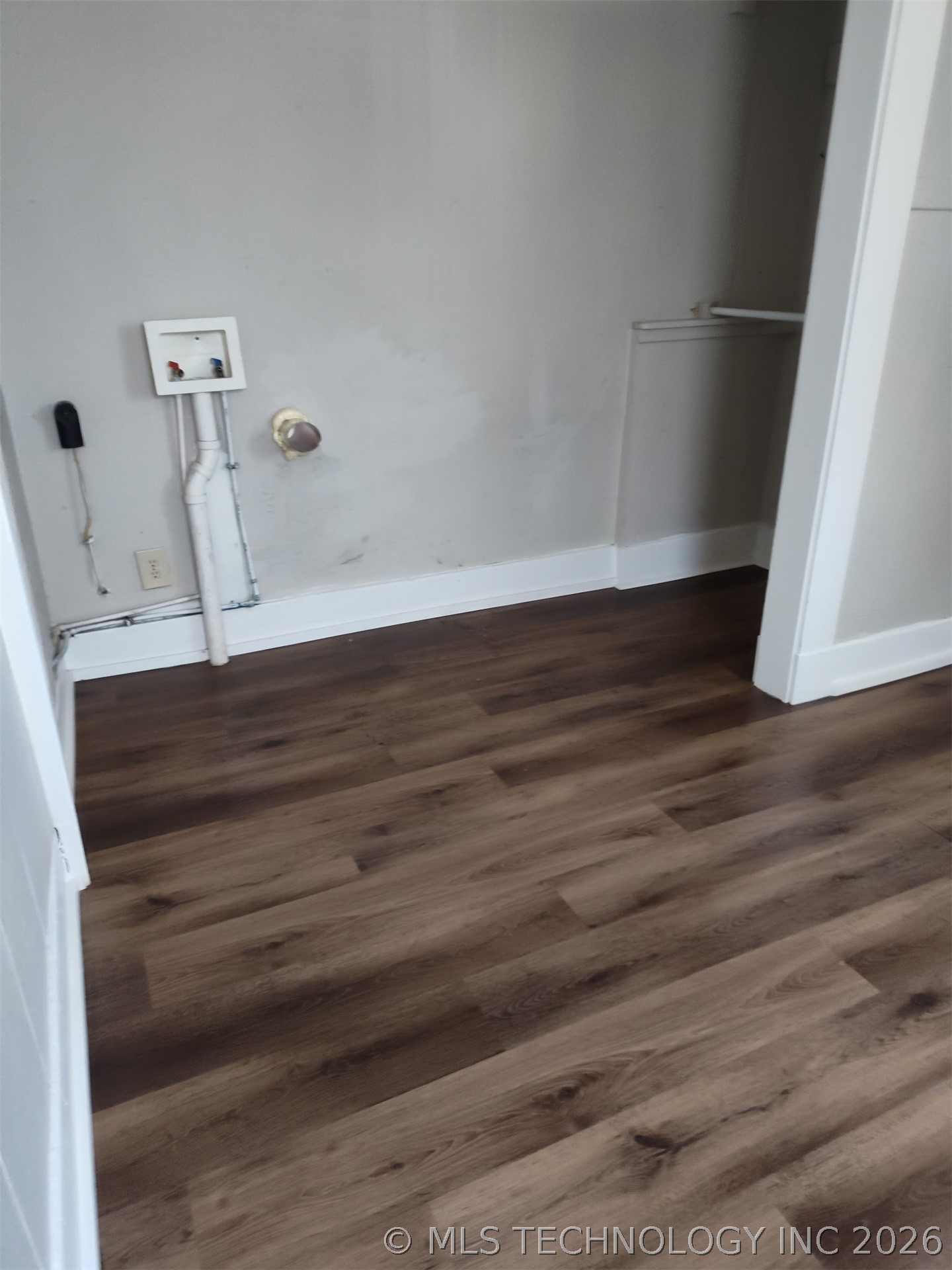 610 E 9th Street Property Photo 6