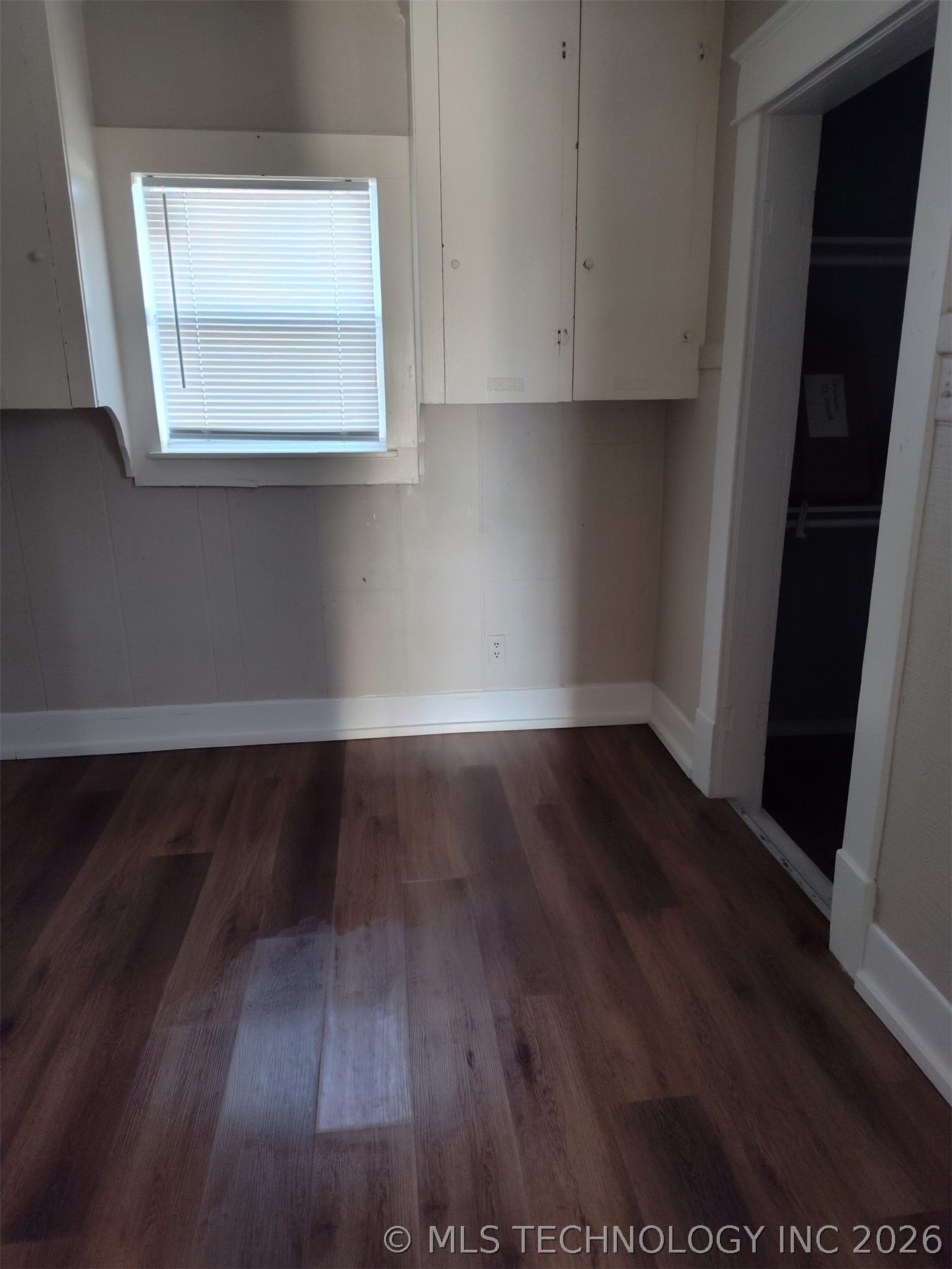 610 E 9th Street Property Photo 8