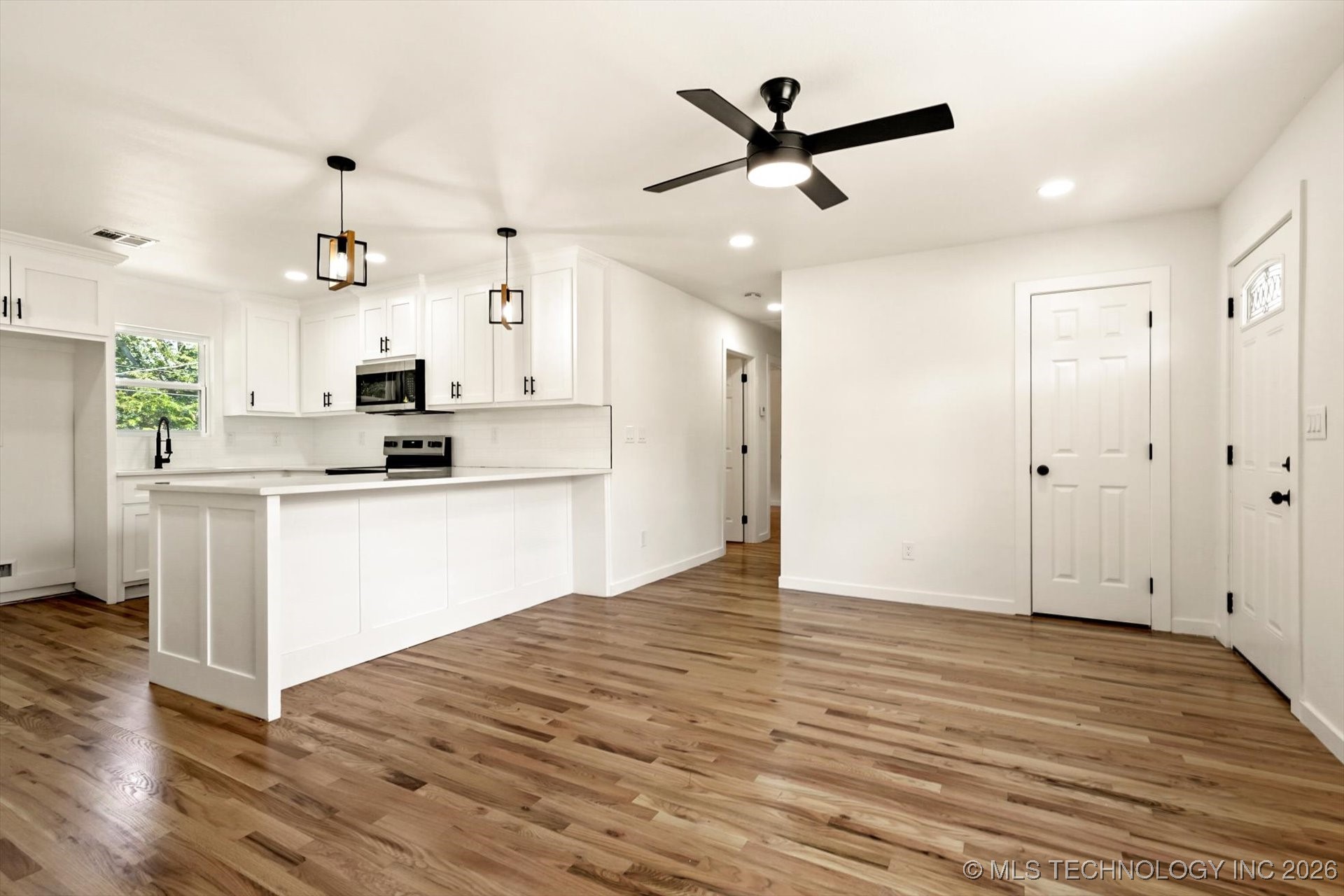 6763 E Independence Place Property Photo 6