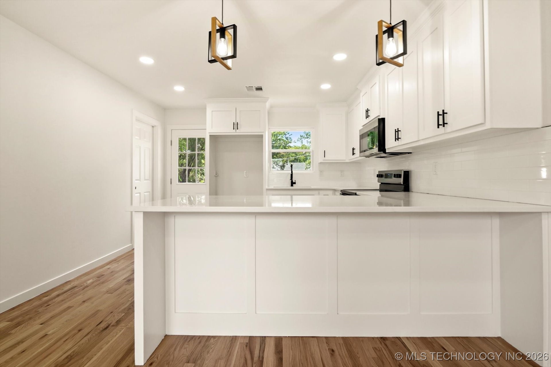 6763 E Independence Place Property Photo 8