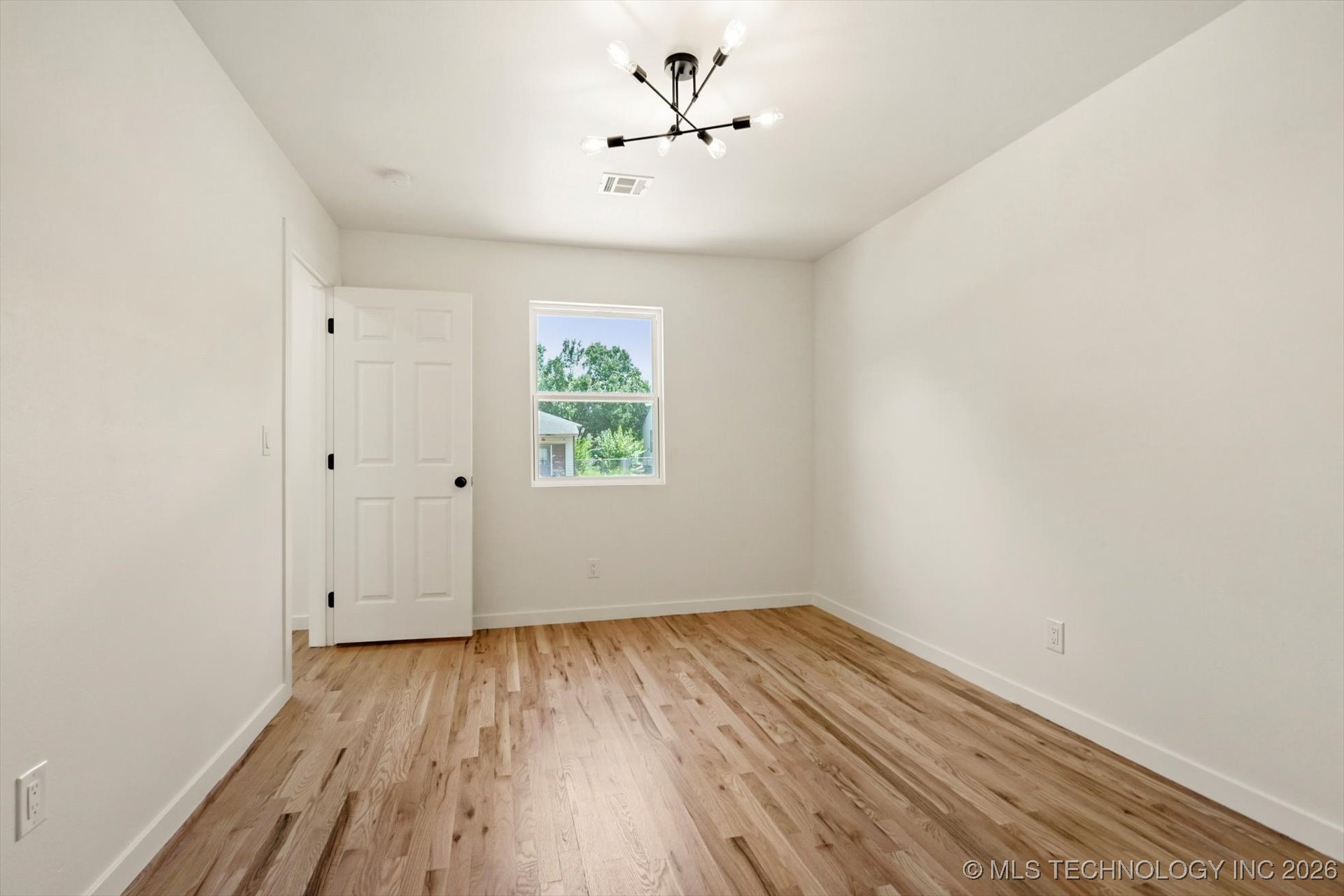 6763 E Independence Place Property Photo 13