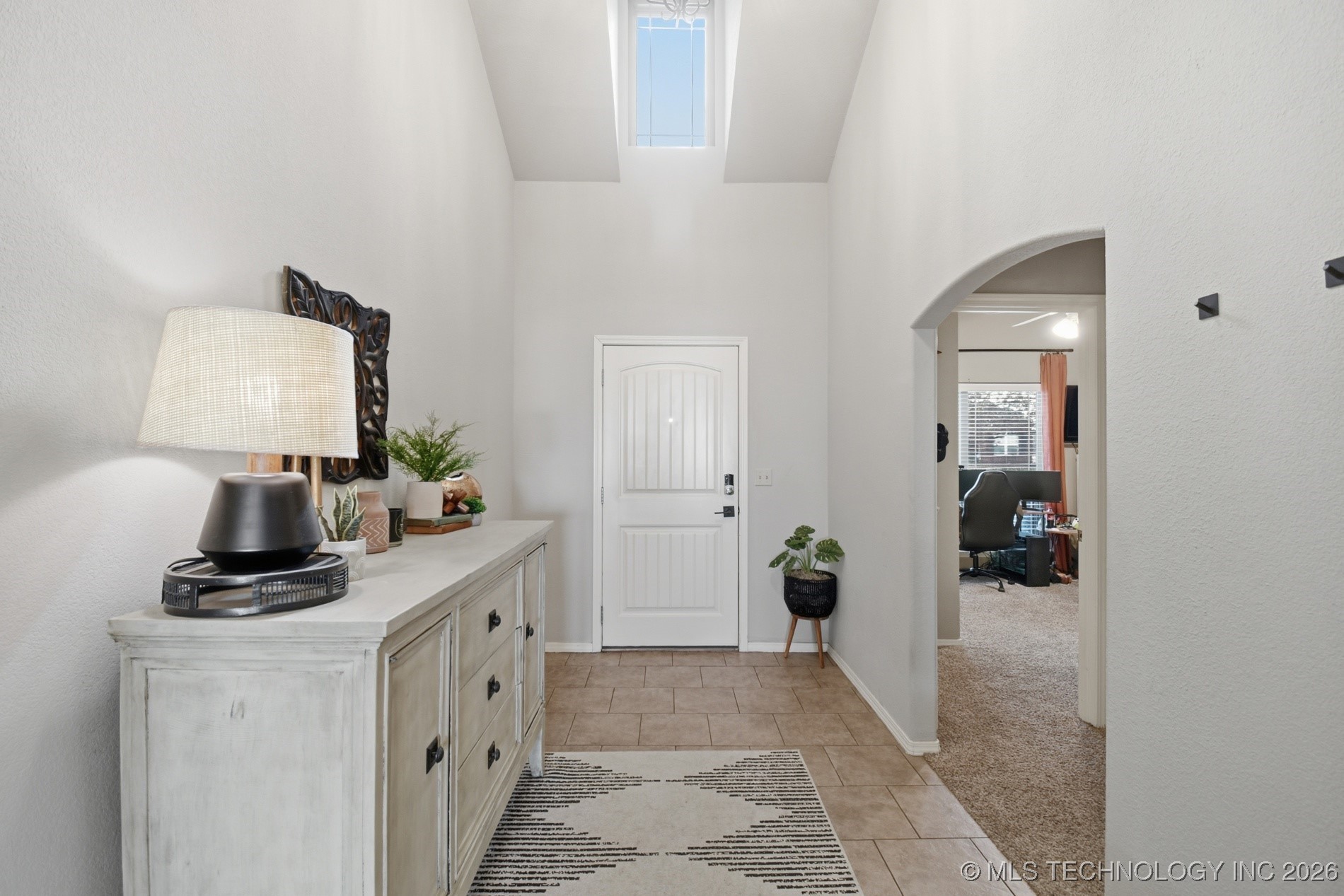 513 W 51st Place Property Photo 6