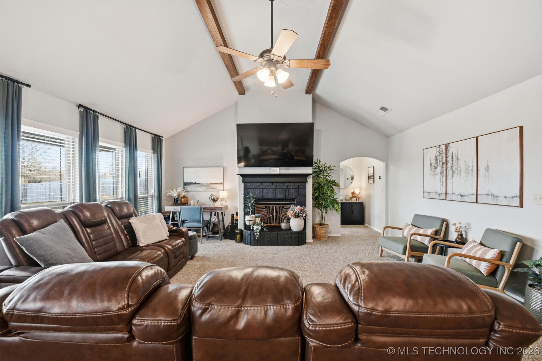 513 W 51st Place Property Photo 7