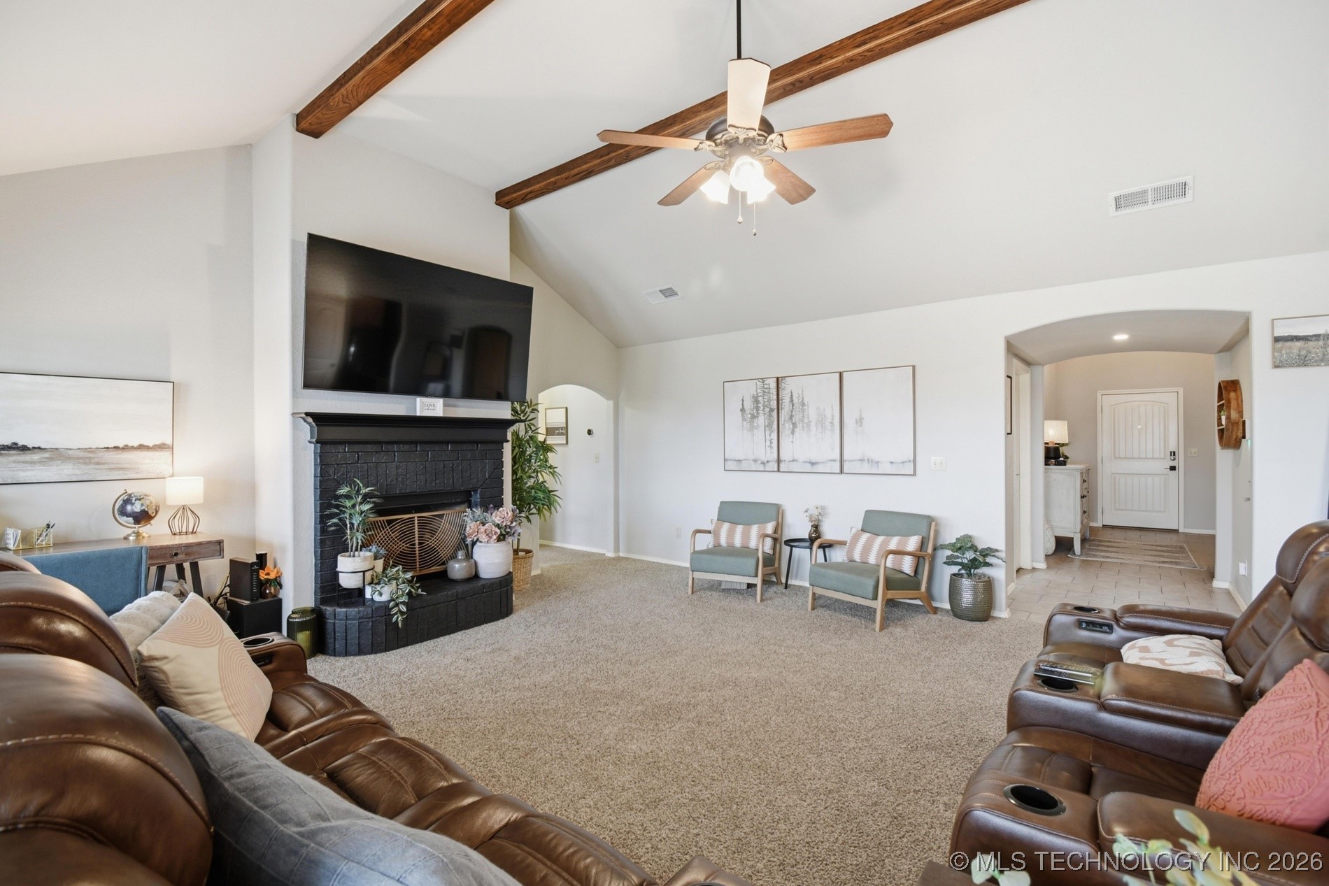 513 W 51st Place Property Photo 8