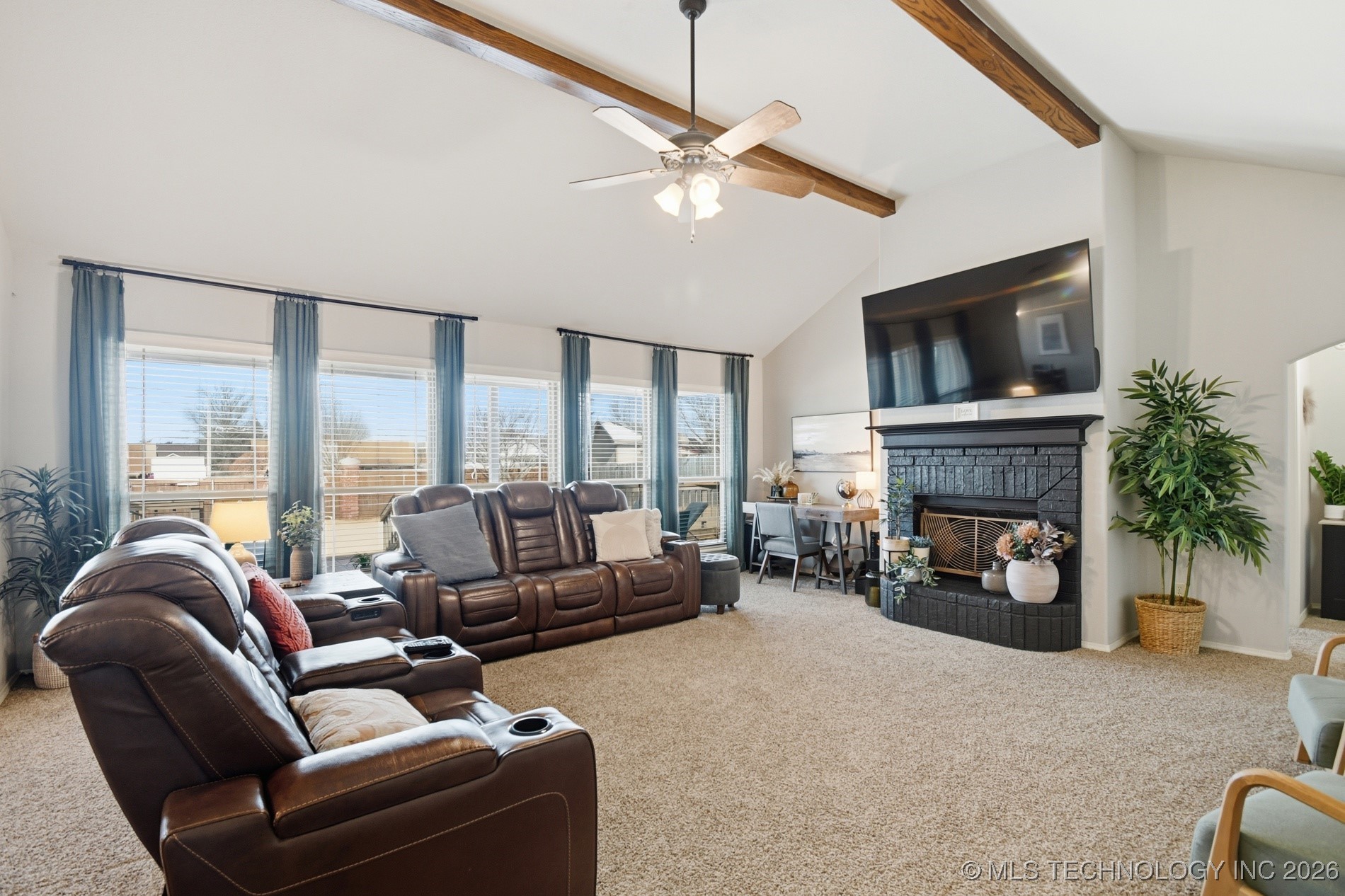 513 W 51st Place Property Photo 10