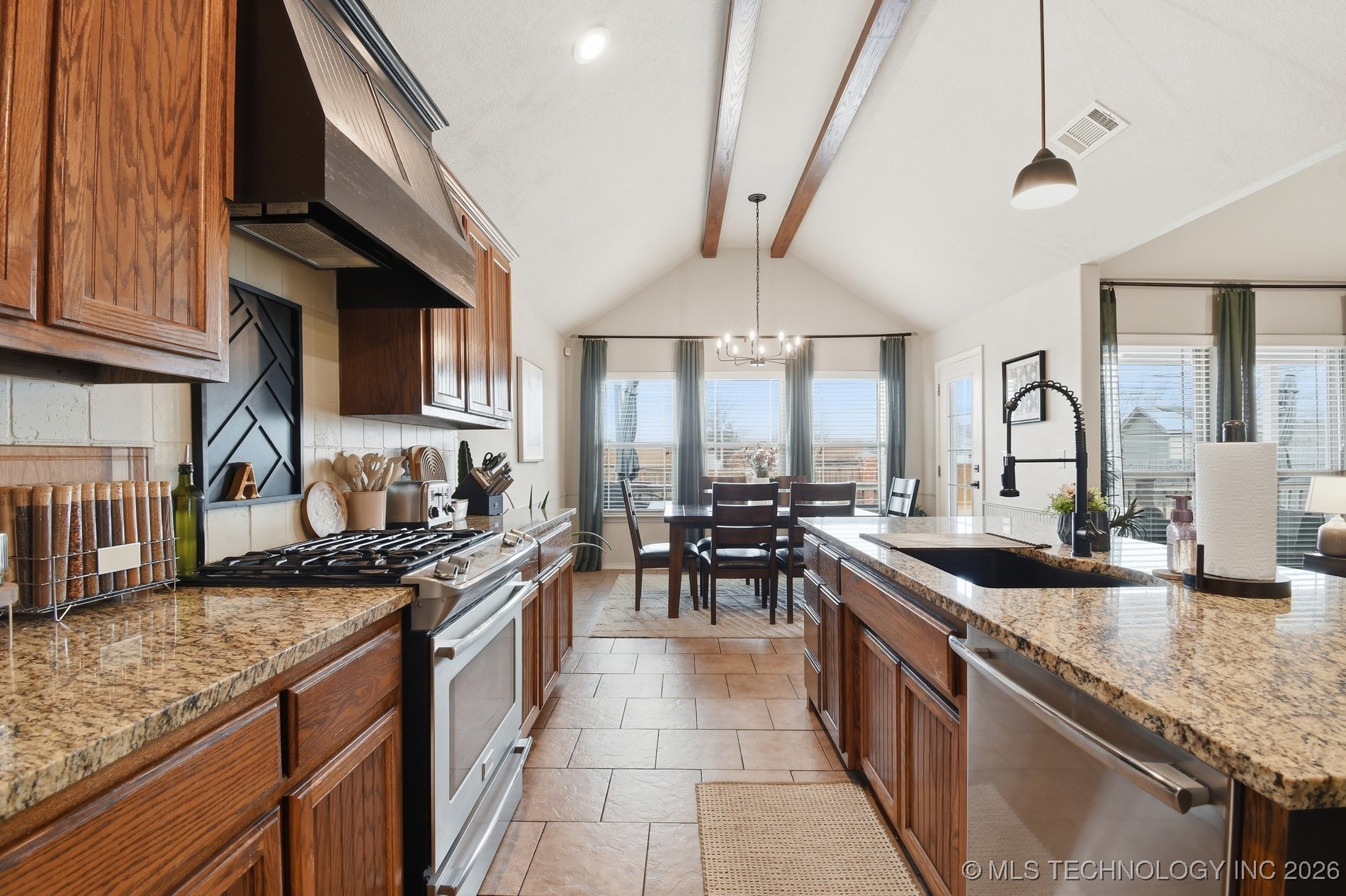 513 W 51st Place Property Photo 12