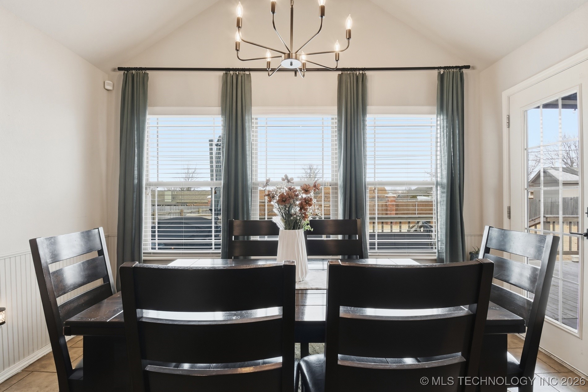 513 W 51st Place Property Photo 18