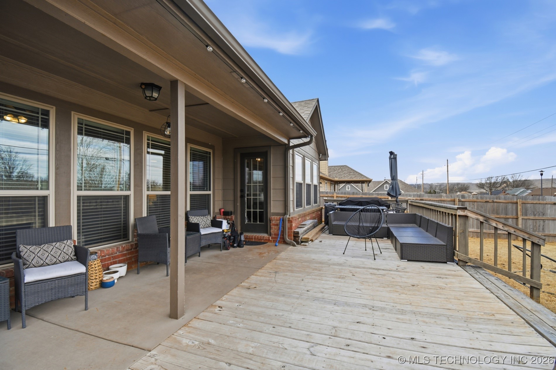 513 W 51st Place Property Photo 34