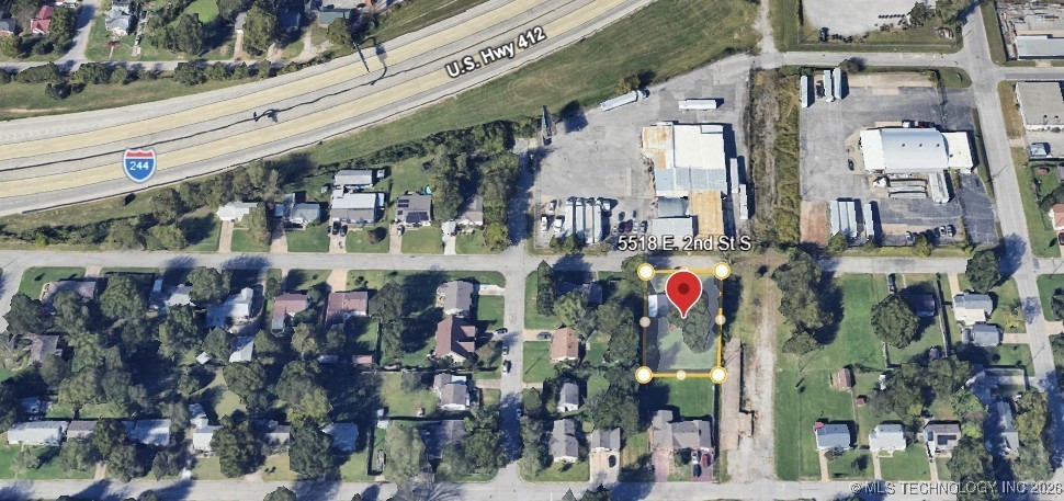 5518 E 2nd Street Property Photo 2