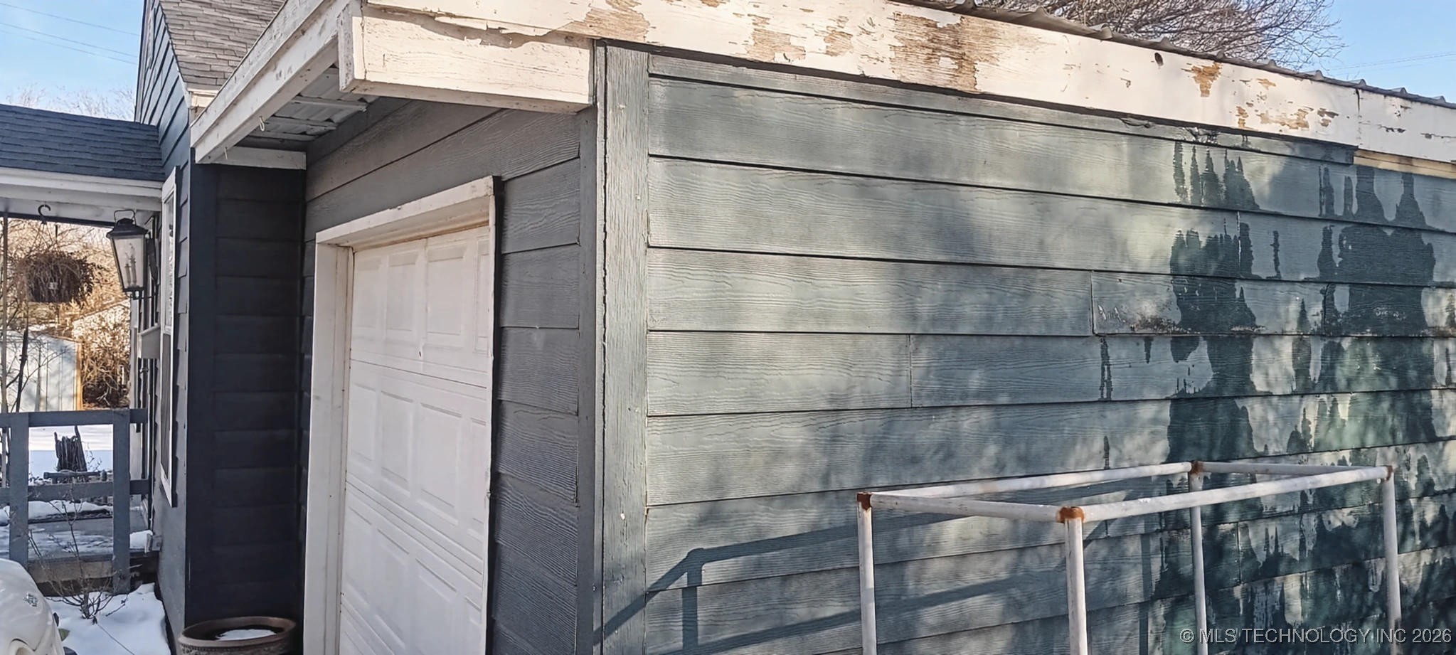 5518 E 2nd Street Property Photo 4