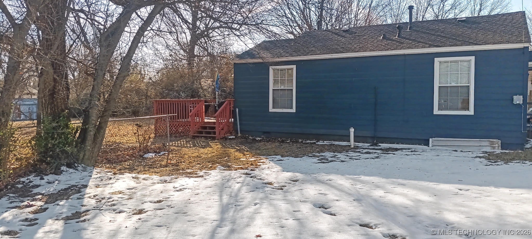 5518 E 2nd Street Property Photo 7