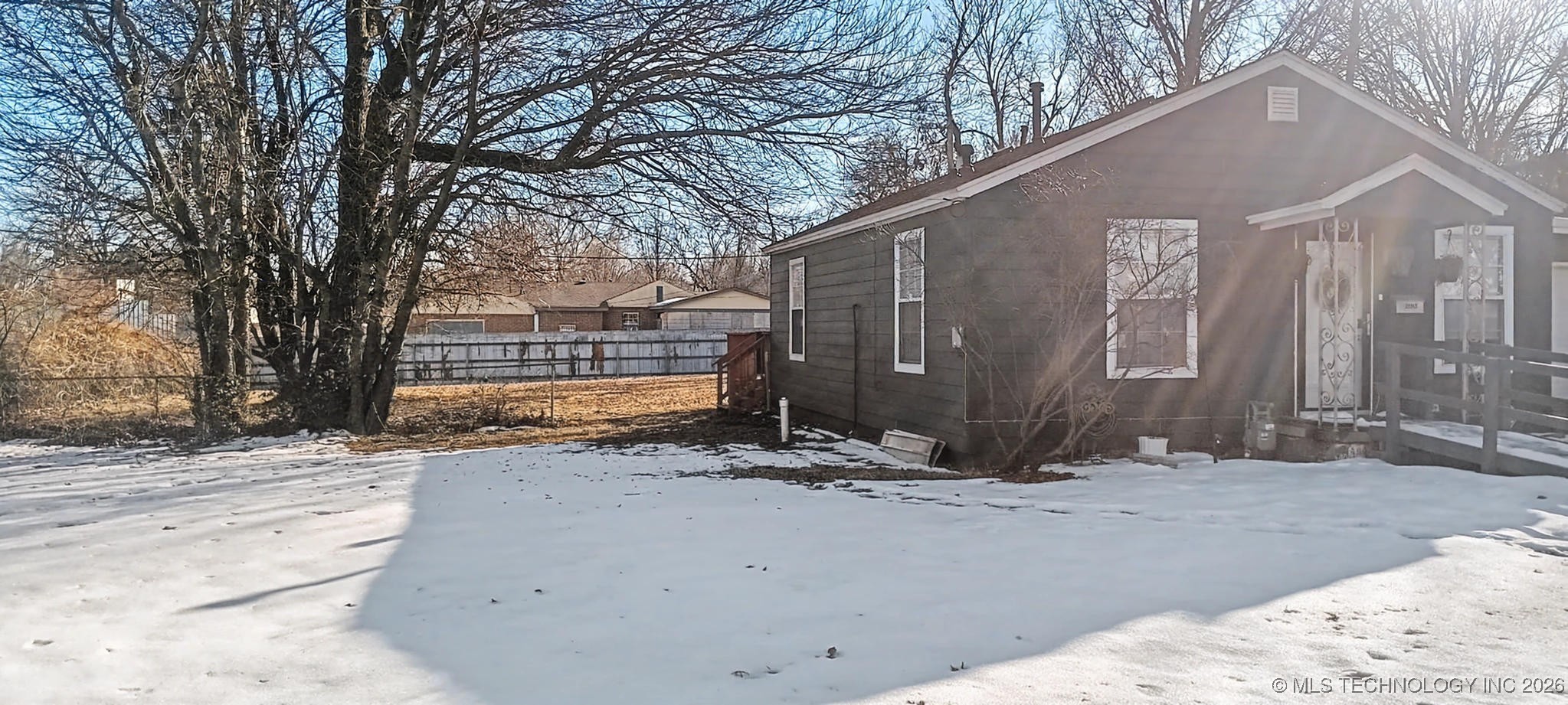 5518 E 2nd Street Property Photo 13