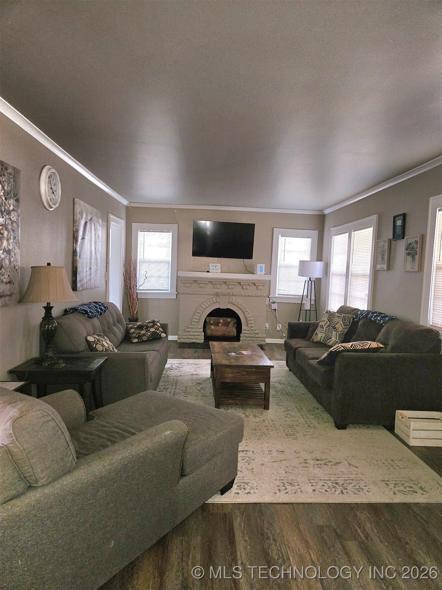 1544 S Indianapolis Avenue Property Photo 2