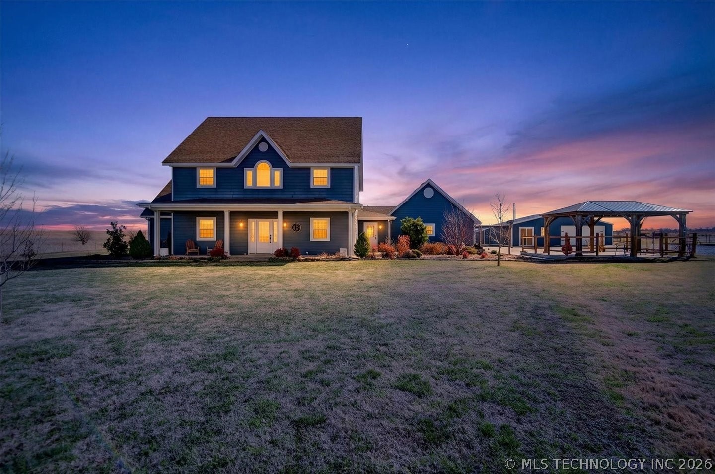 650 Ne Bison Road Property Photo 2