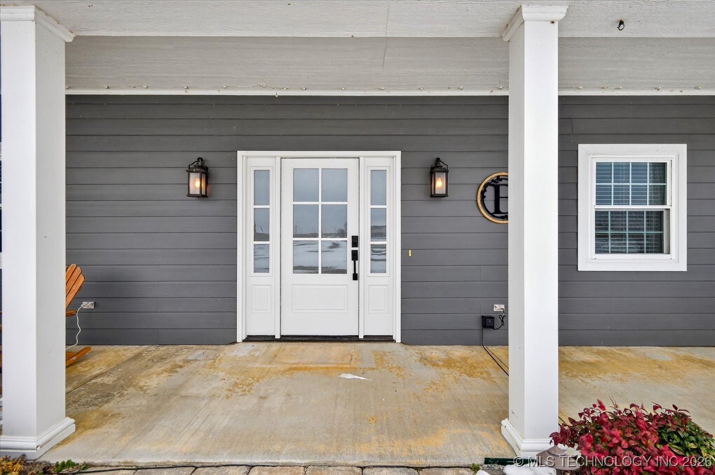 650 Ne Bison Road Property Photo 4