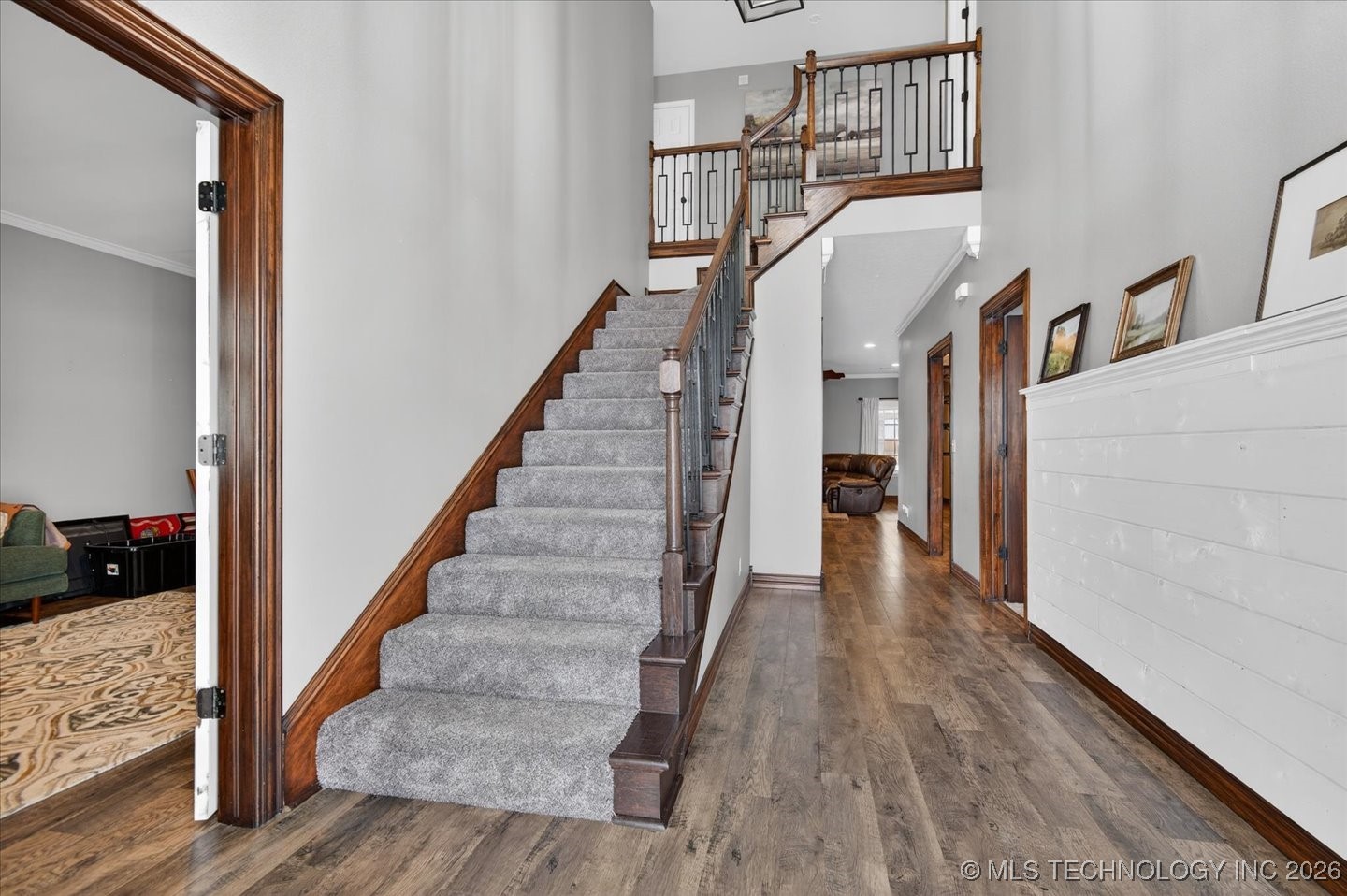 650 Ne Bison Road Property Photo 5