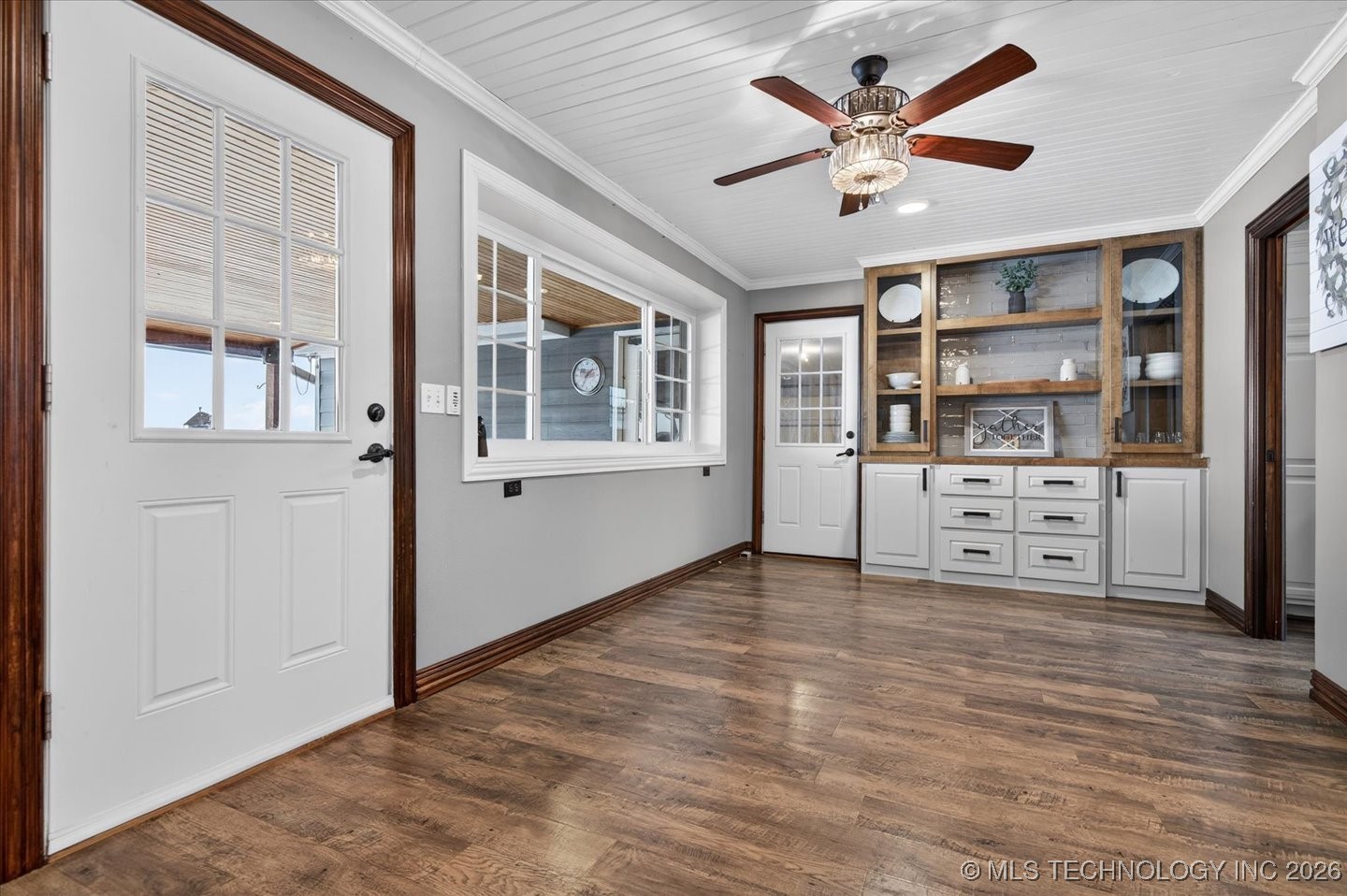 650 Ne Bison Road Property Photo 9