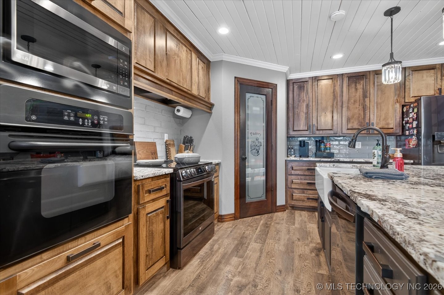 650 Ne Bison Road Property Photo 11