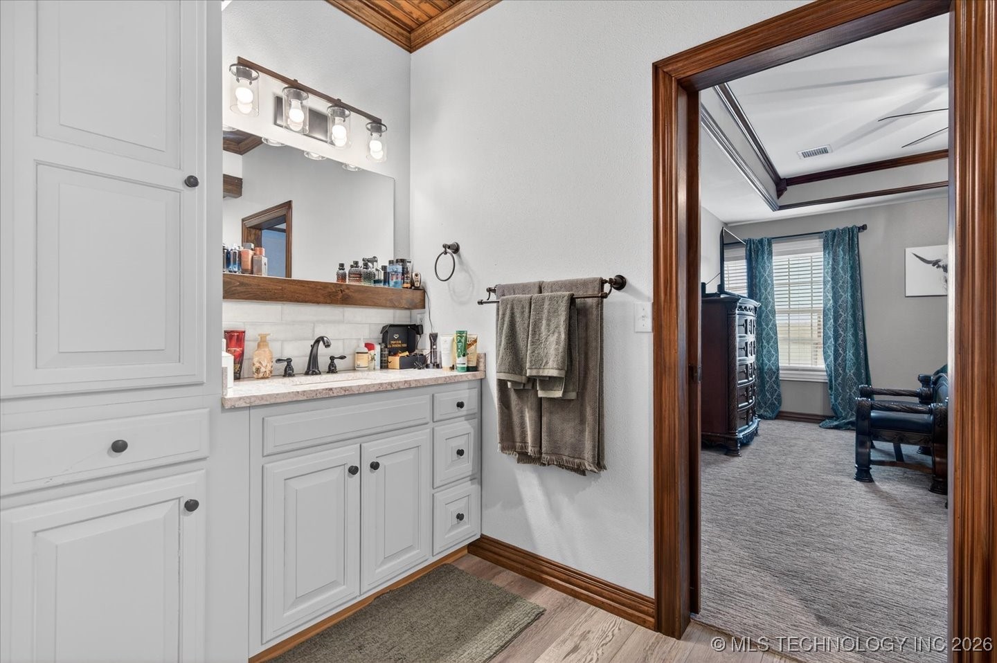 650 Ne Bison Road Property Photo 22