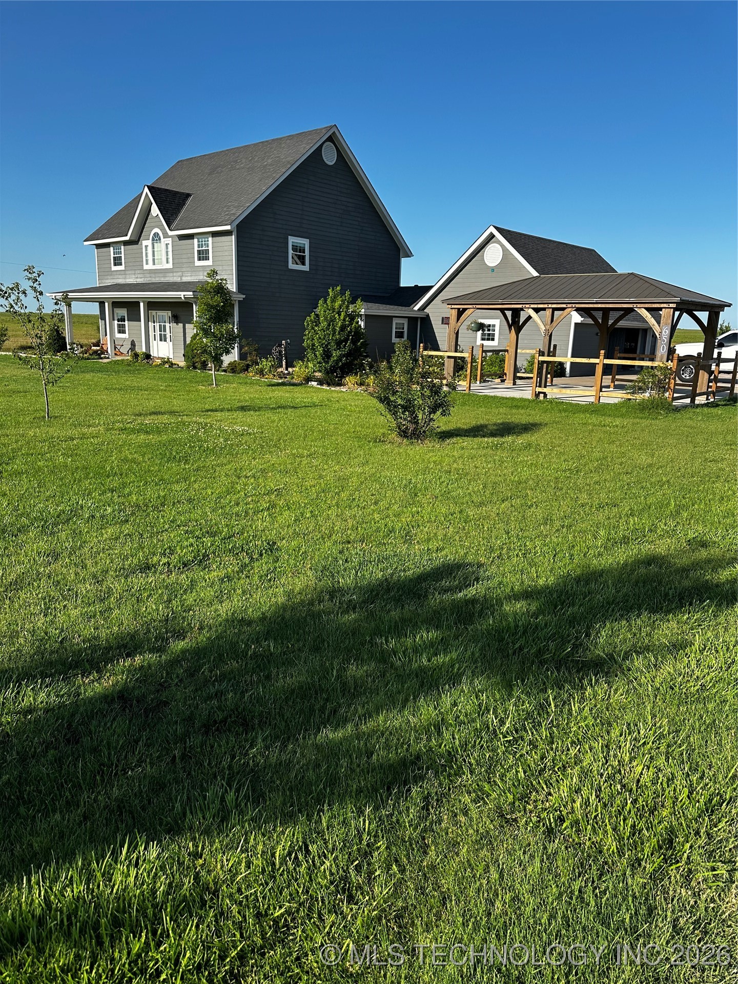 650 Ne Bison Road Property Photo 45