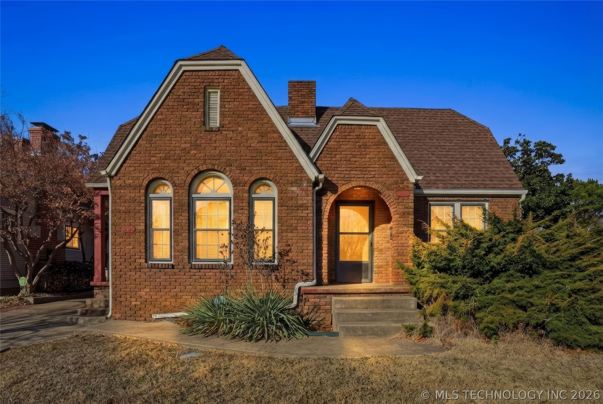 1610 S Lewis Avenue Property Photo 1