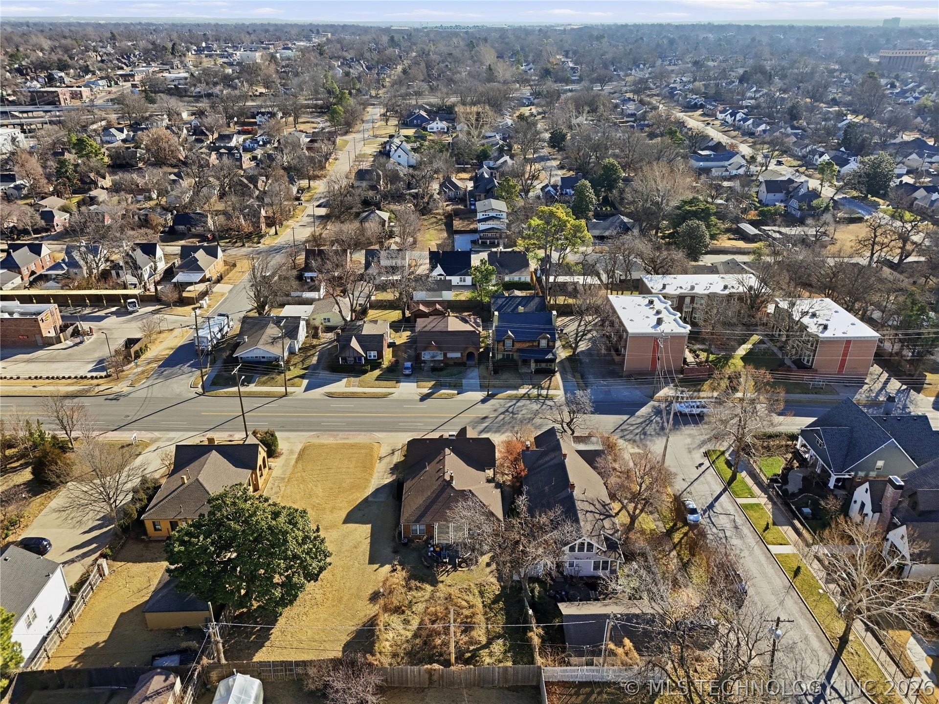 1610 S Lewis Avenue Property Photo 5