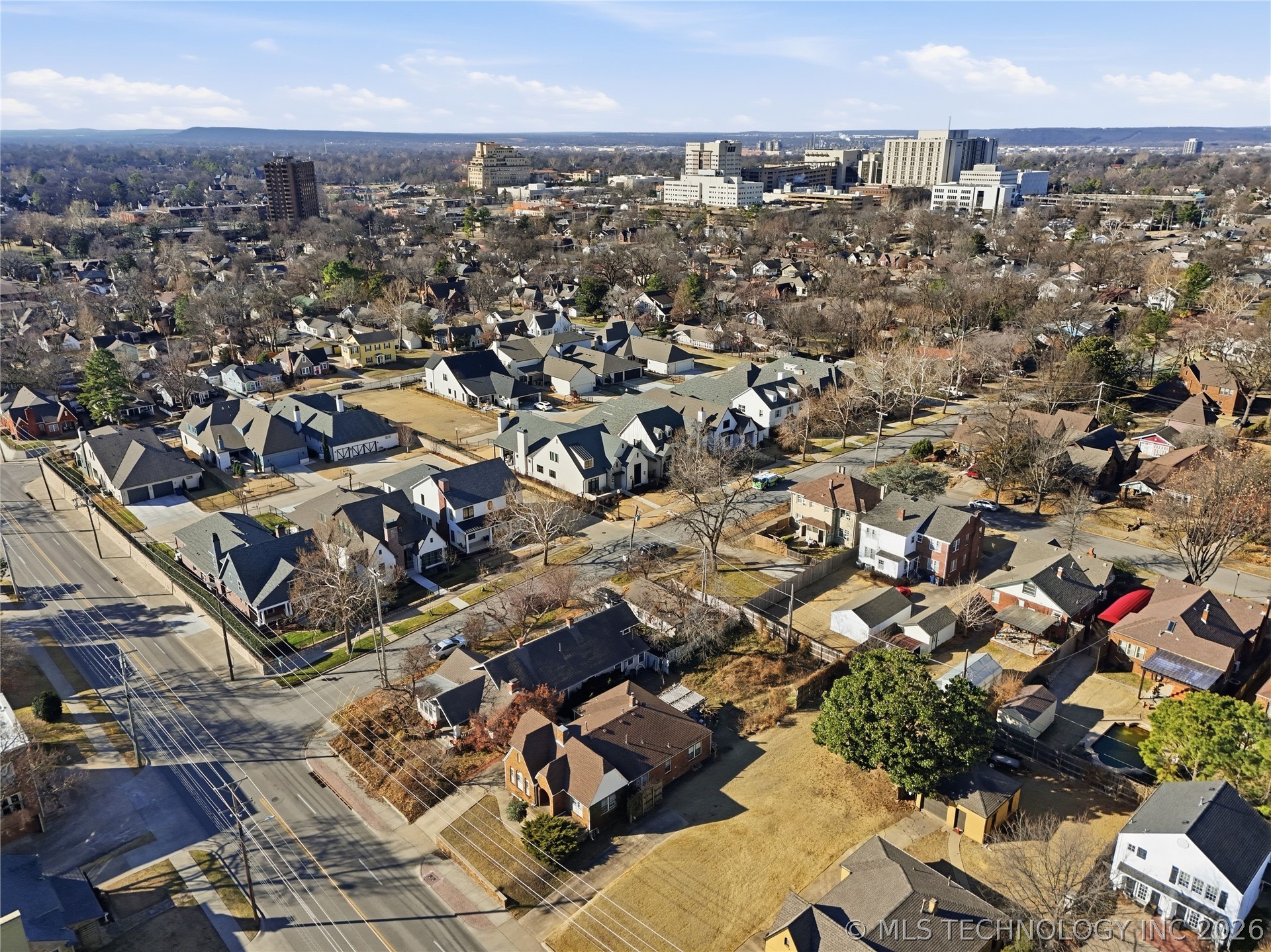 1610 S Lewis Avenue Property Photo 8