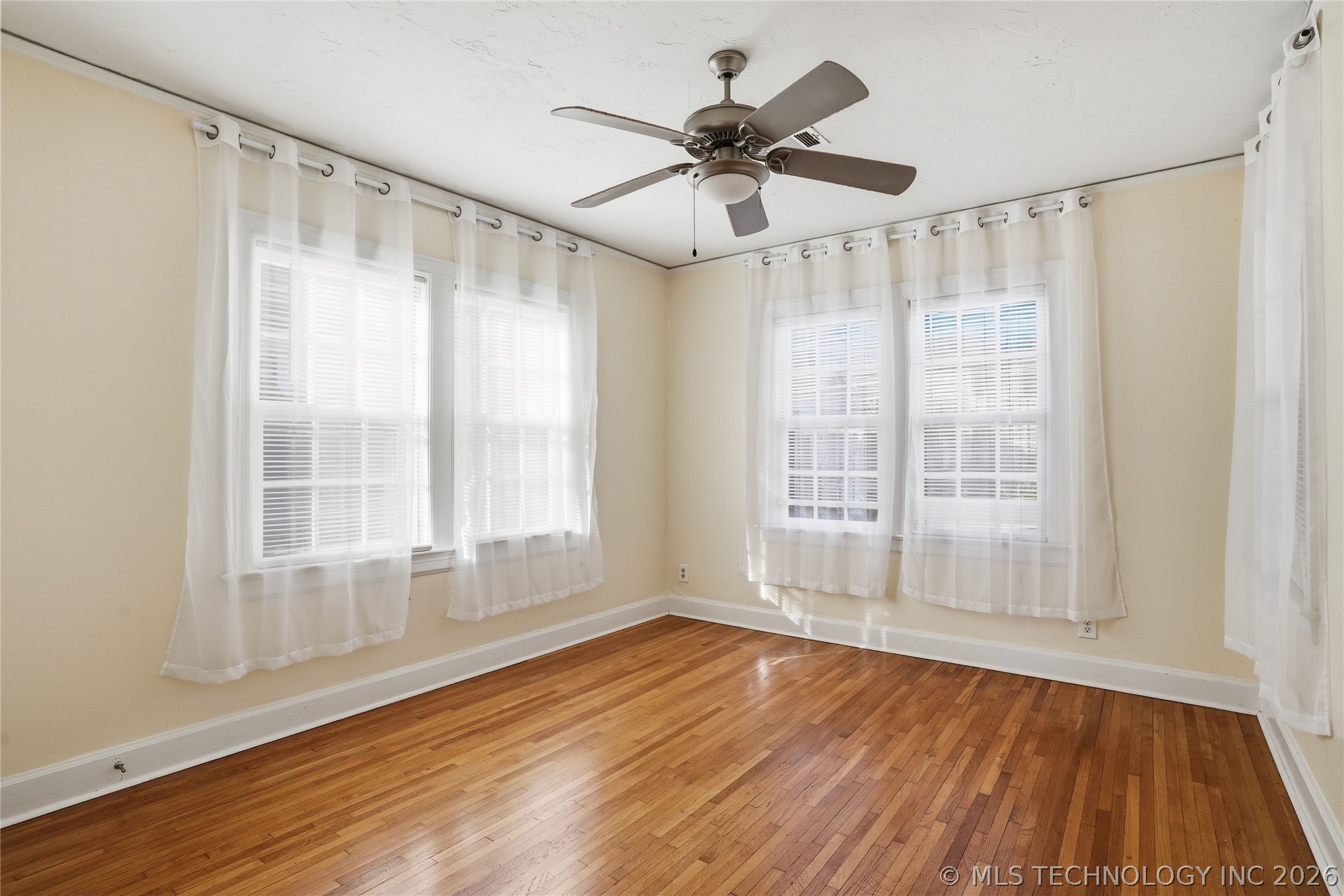 1610 S Lewis Avenue Property Photo 23