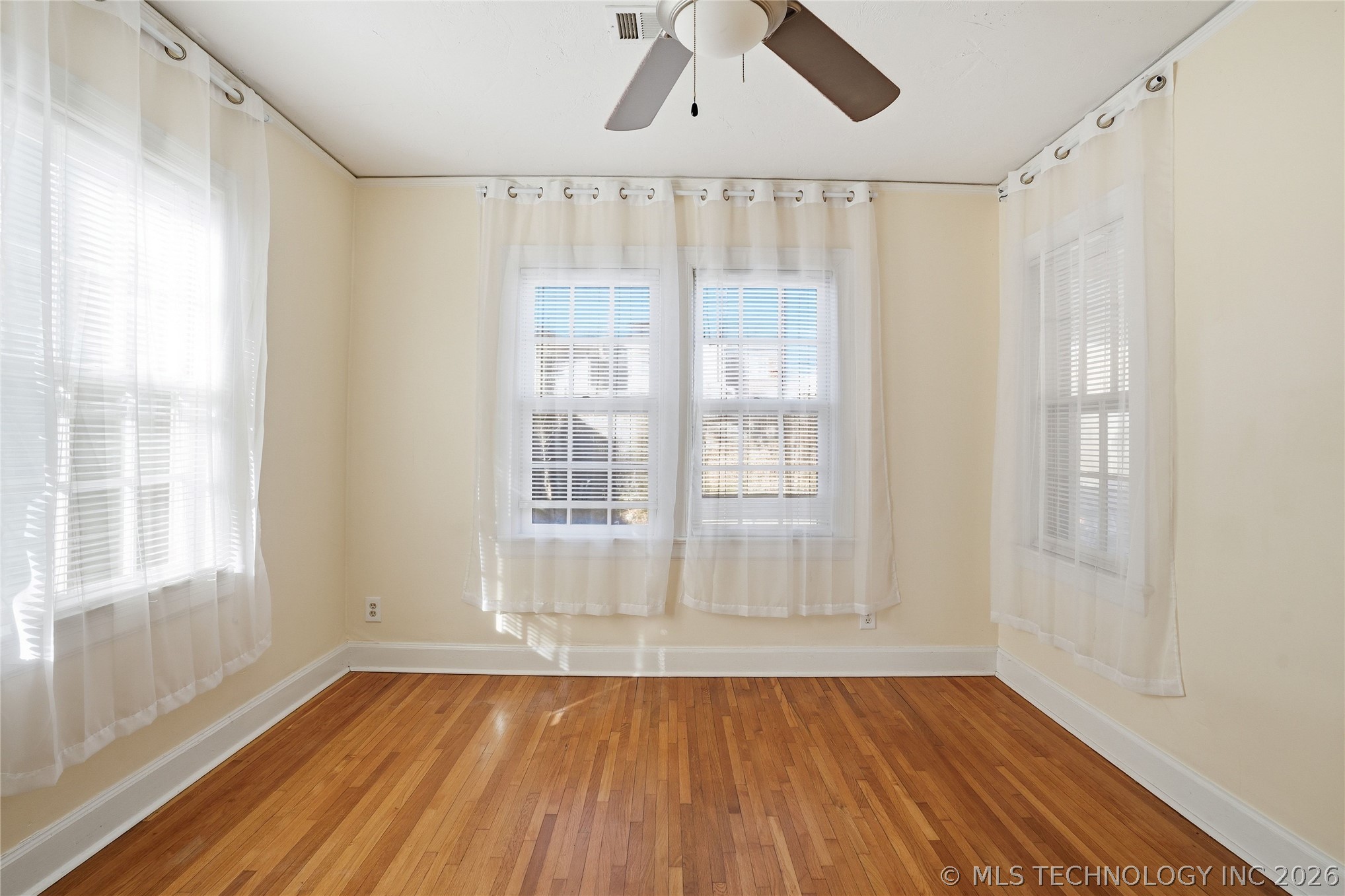 1610 S Lewis Avenue Property Photo 24