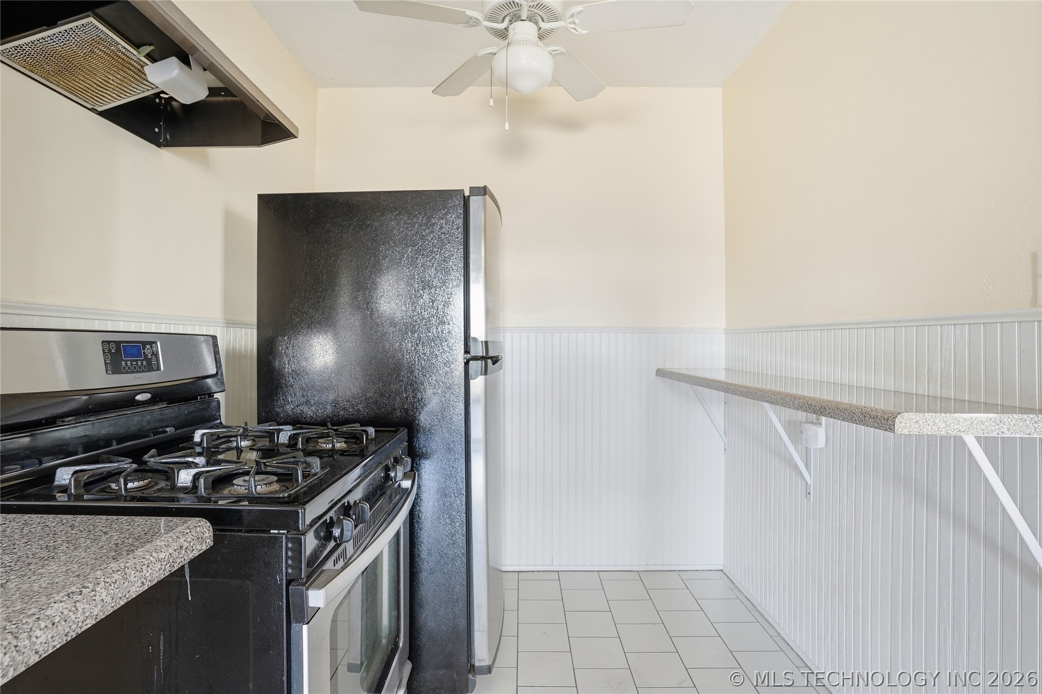 1610 S Lewis Avenue Property Photo 30