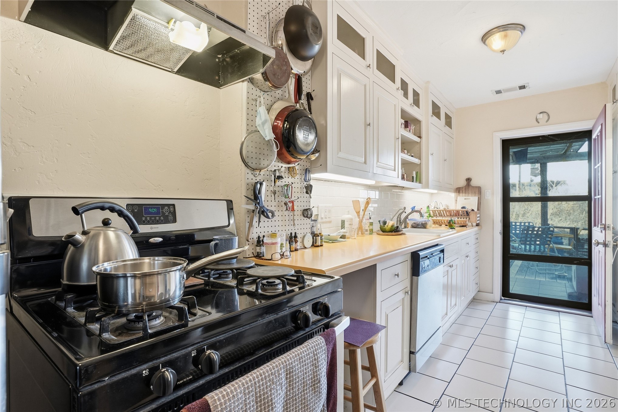 1610 S Lewis Avenue Property Photo 35