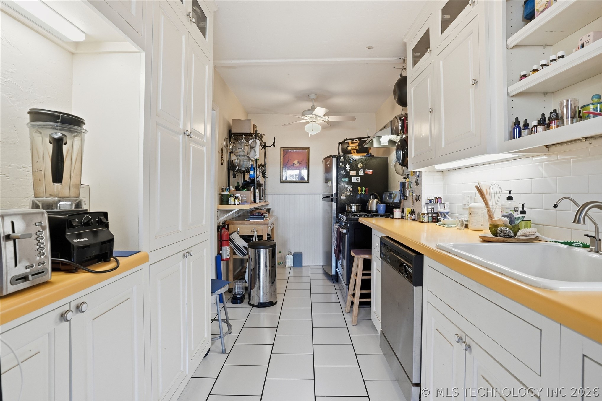 1610 S Lewis Avenue Property Photo 37