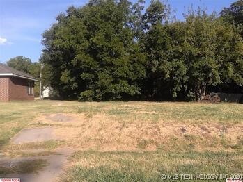 911 Ne A Street Property Photo 1