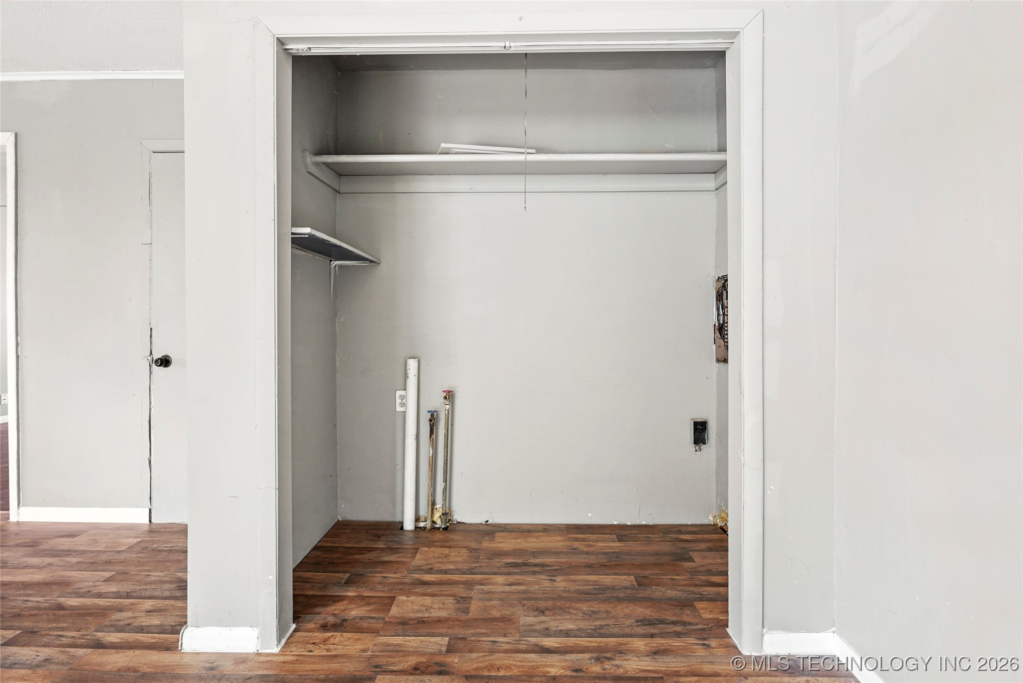 4855 S Maybelle Avenue Property Photo 11