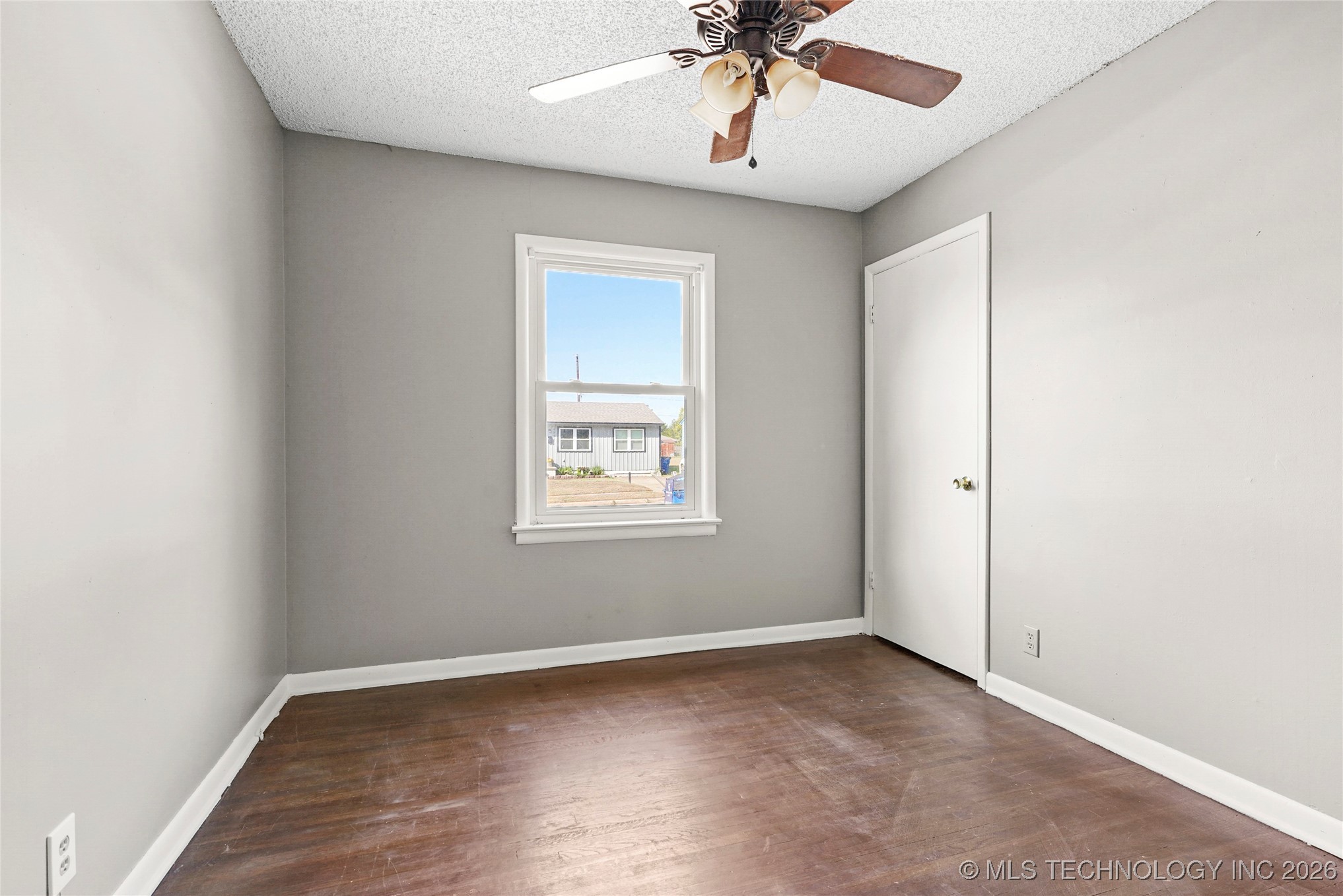 4855 S Maybelle Avenue Property Photo 16