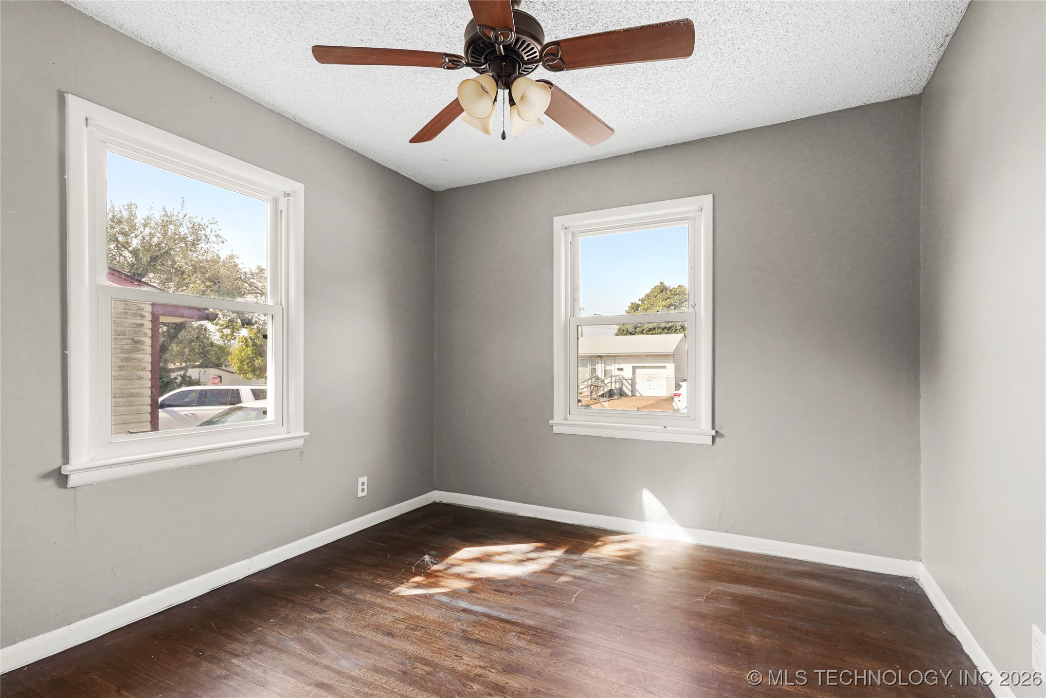 4855 S Maybelle Avenue Property Photo 18