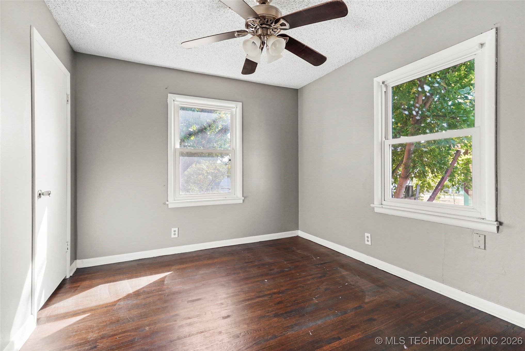 4855 S Maybelle Avenue Property Photo 20