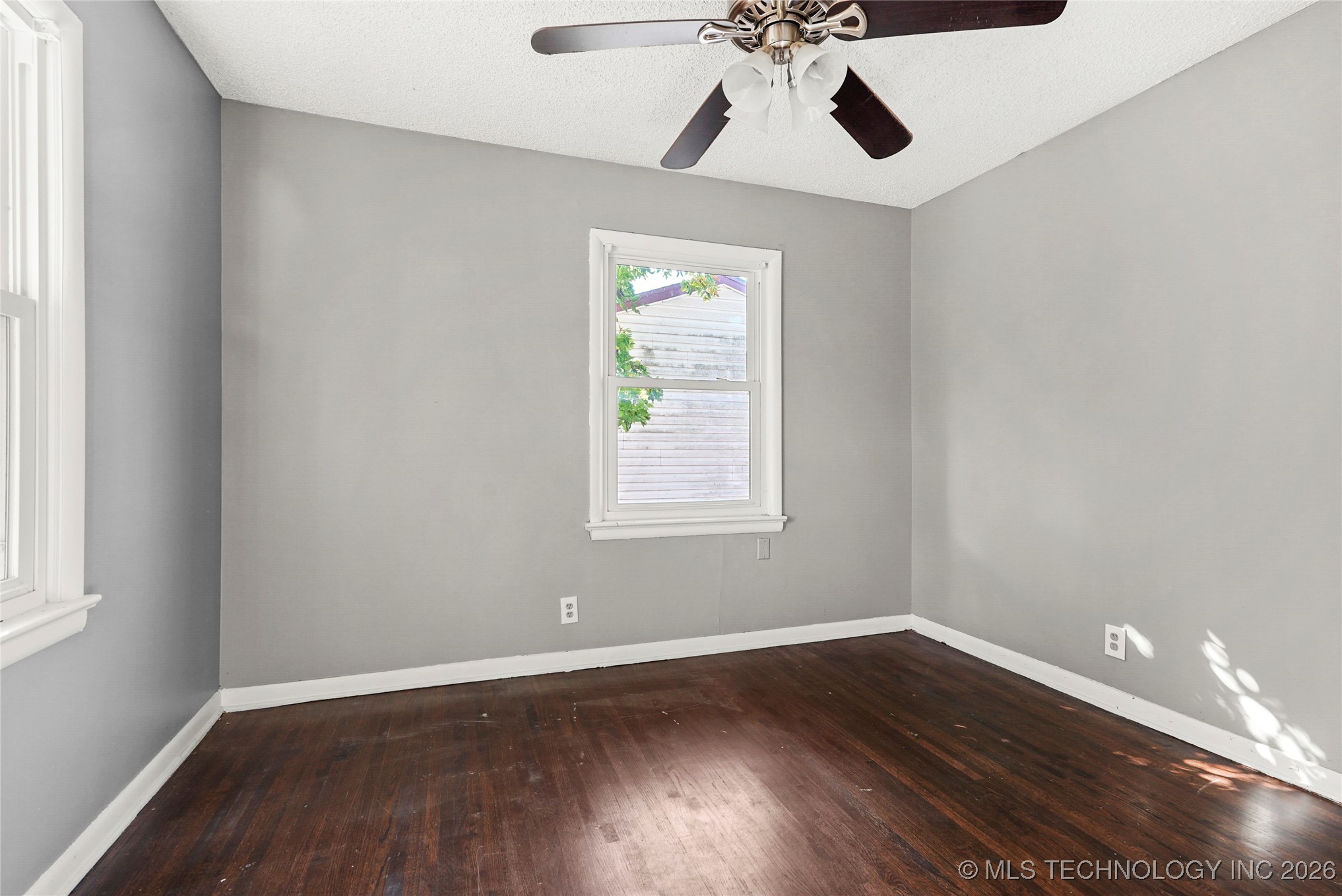 4855 S Maybelle Avenue Property Photo 22