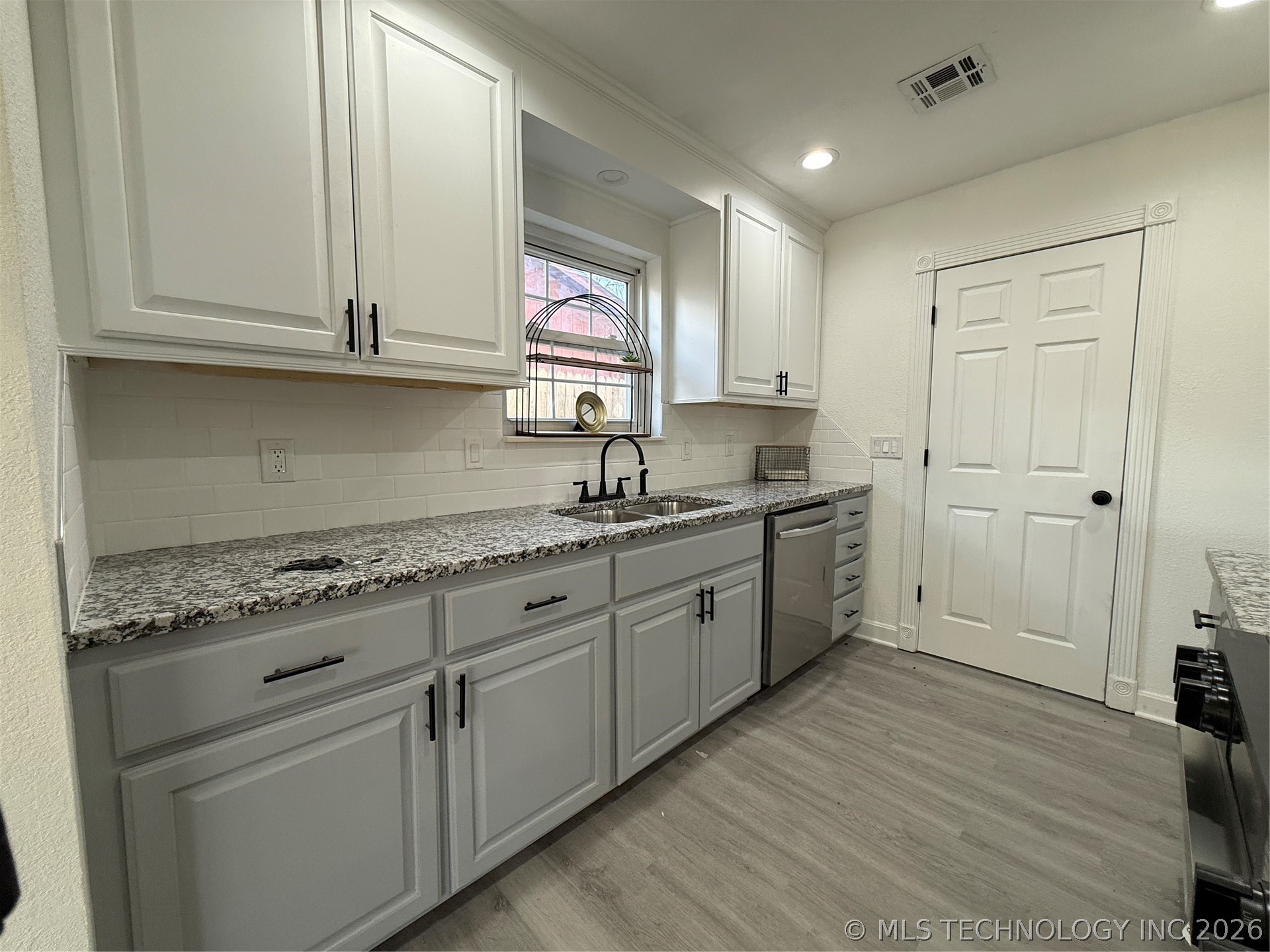 14002 E 36th Street Property Photo 10